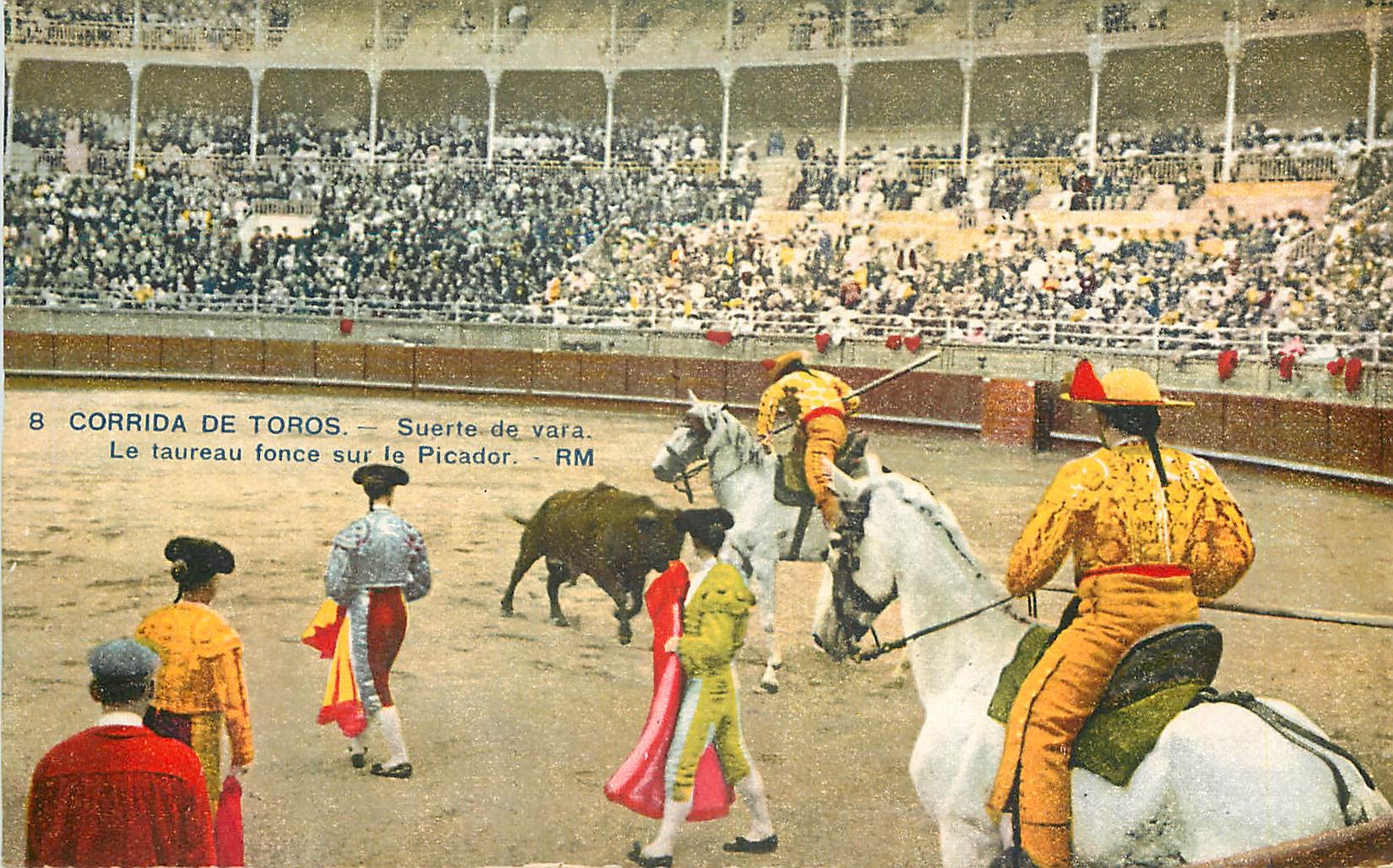 CPA Corrida de Toros Suerte de Vara Le taureau fonce sur le Picador 
