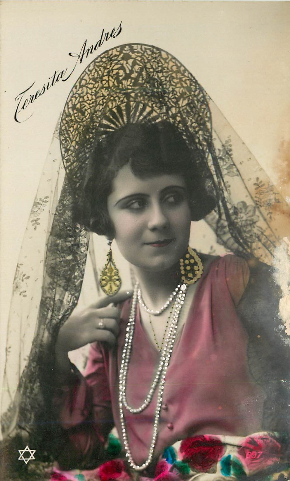 Feresita Andres — portrait en costume andalou — Margara
