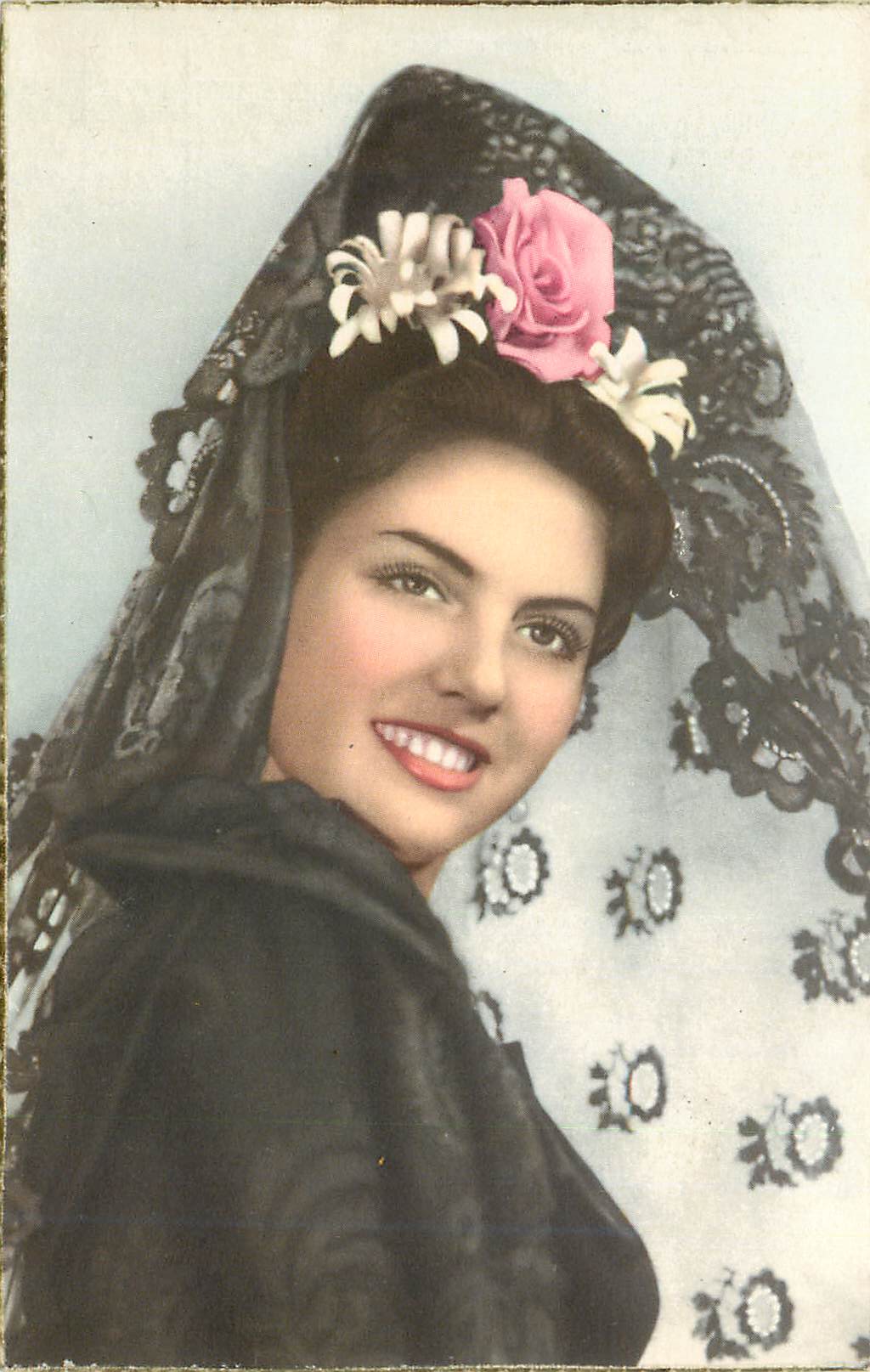 Femme en manton noir orné de rose — C.Y.Z. — n° 514/A - Recto