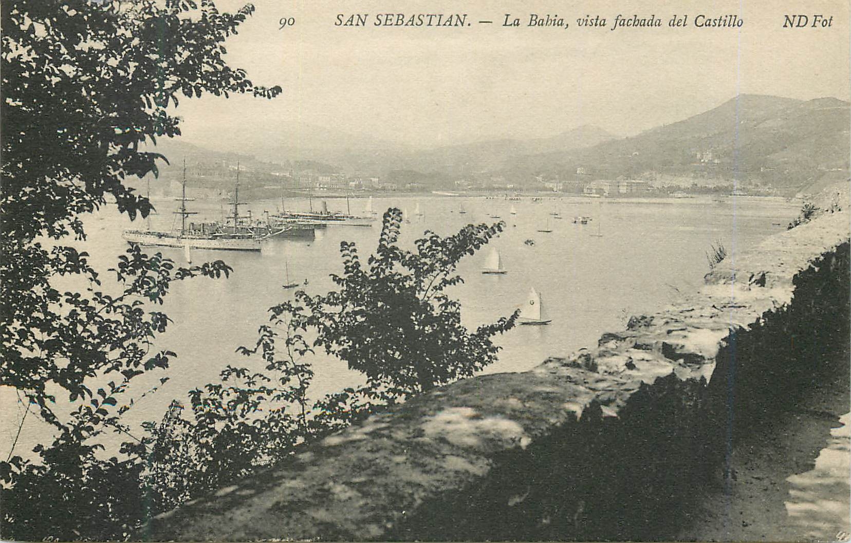 CPA San Sebastian La Bahia vista fachada del Castillo Bateaux
