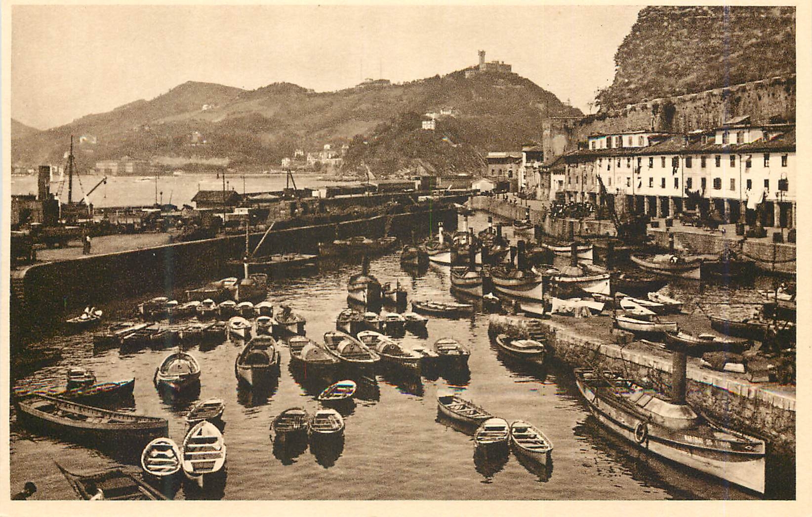 CPA San Sebastian Puerto de Pescadores Bateaux