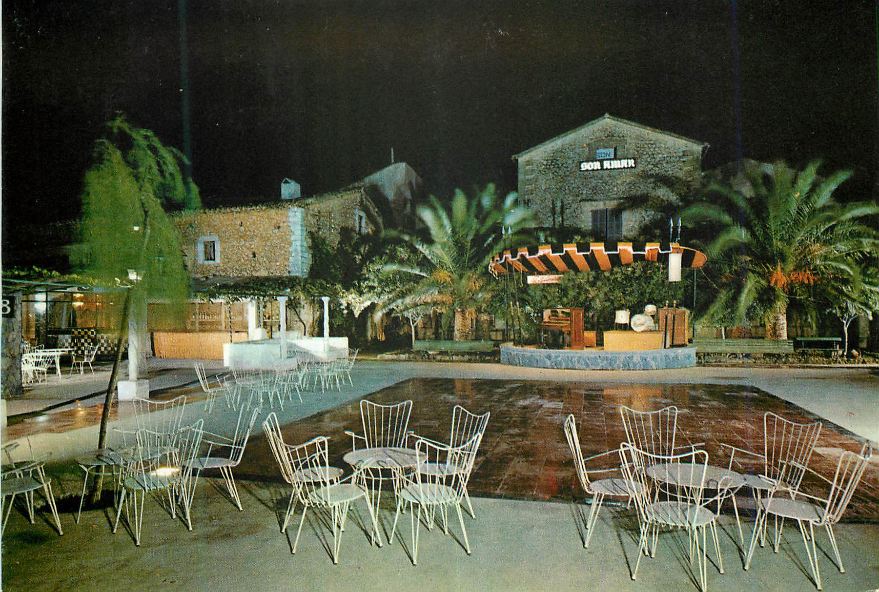 CPM Predio Son Amar Barbque View of the dancing garden 