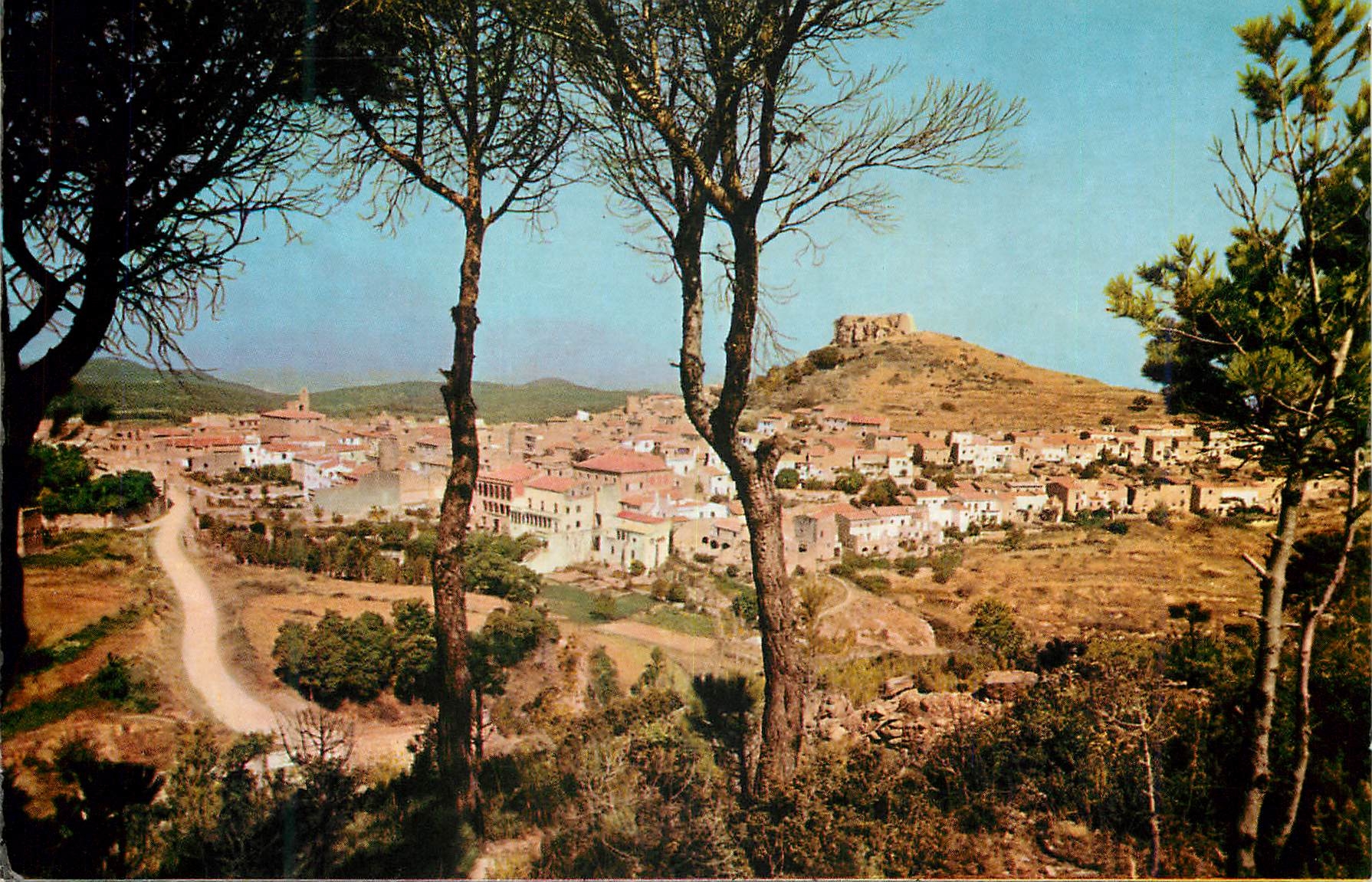CPM Costa Brava Vue du village entre les pins 