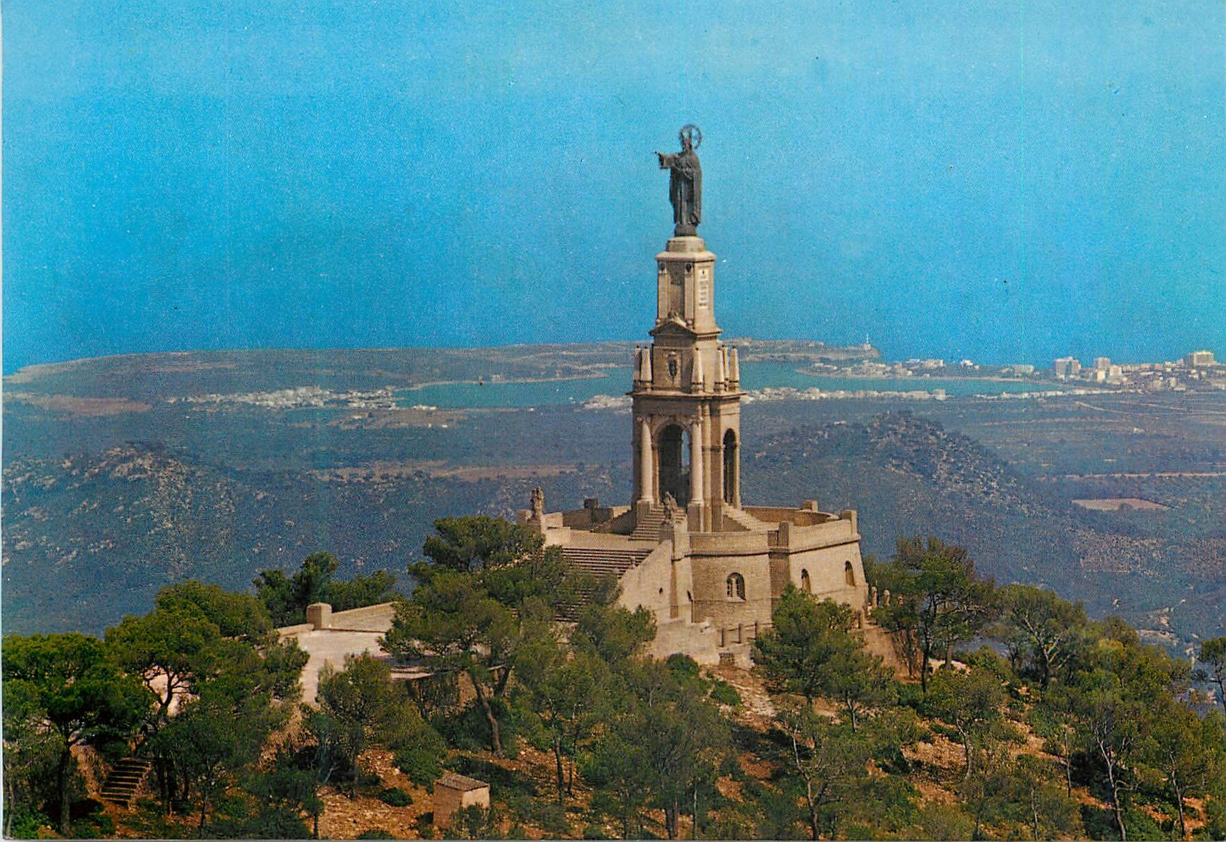CPM Sanctuario de San Salvador Monumento a Cristo Rey Al fondo Porto Colom Felaniix Mallorca 