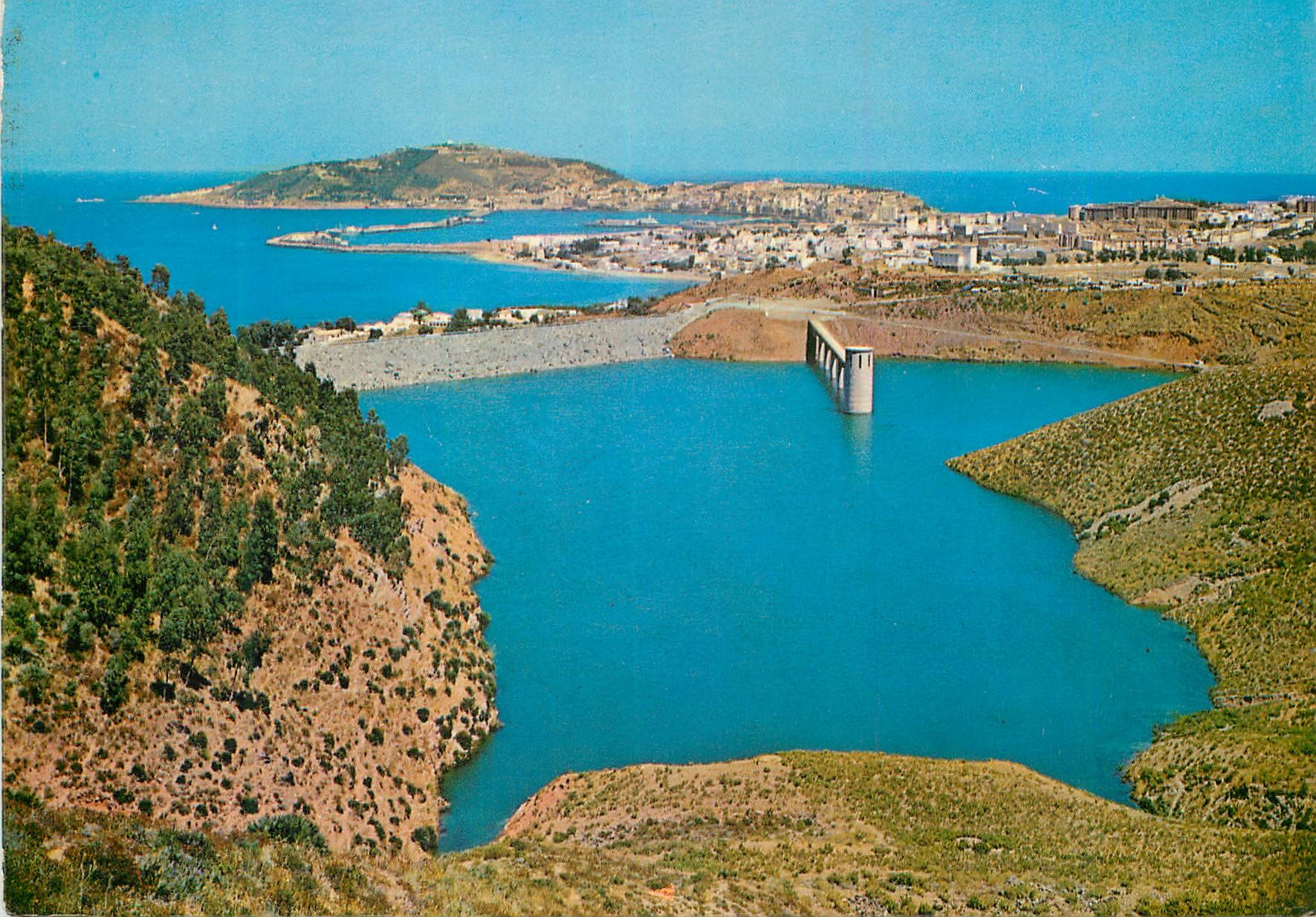 CPM Ceuta Bassin et vue partielle 