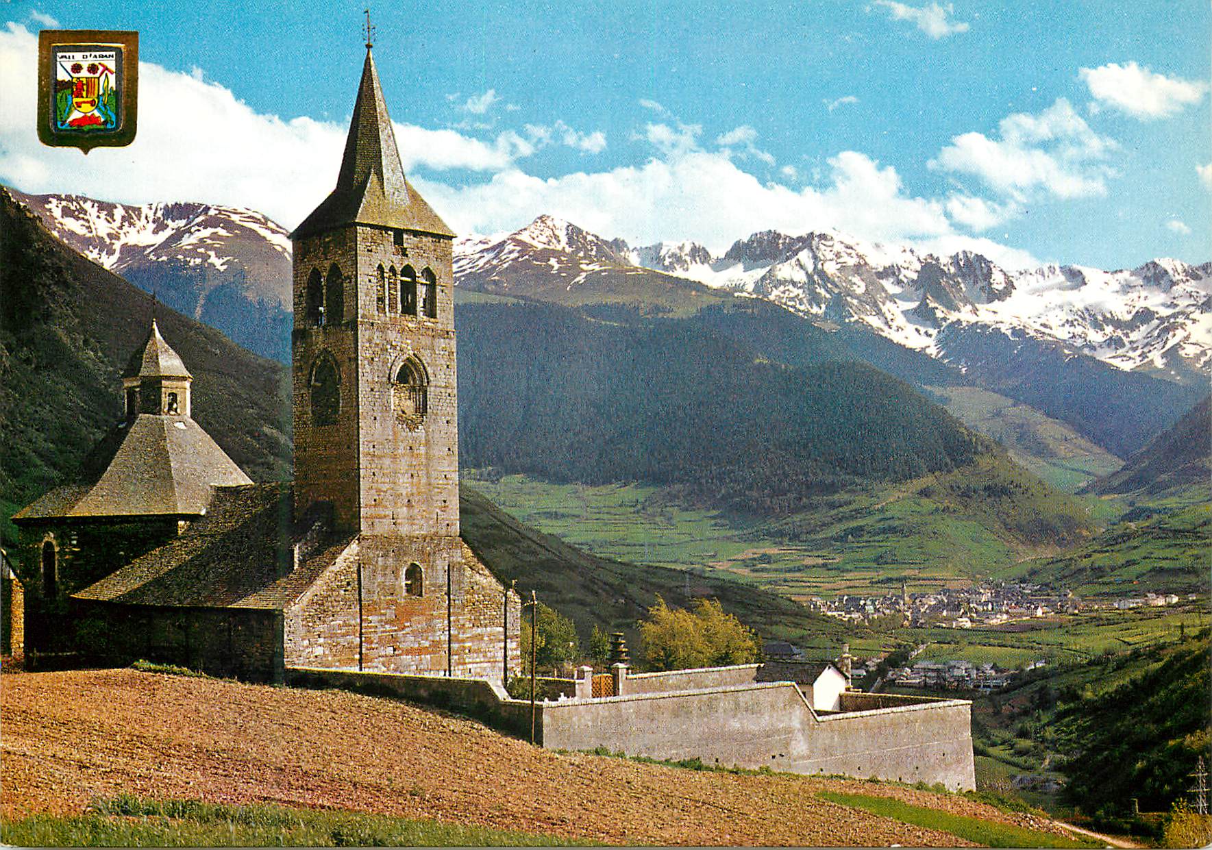 CPM Pirineu Catala Lleida Vall d Aran Eglise de Vilac au fond vielle 