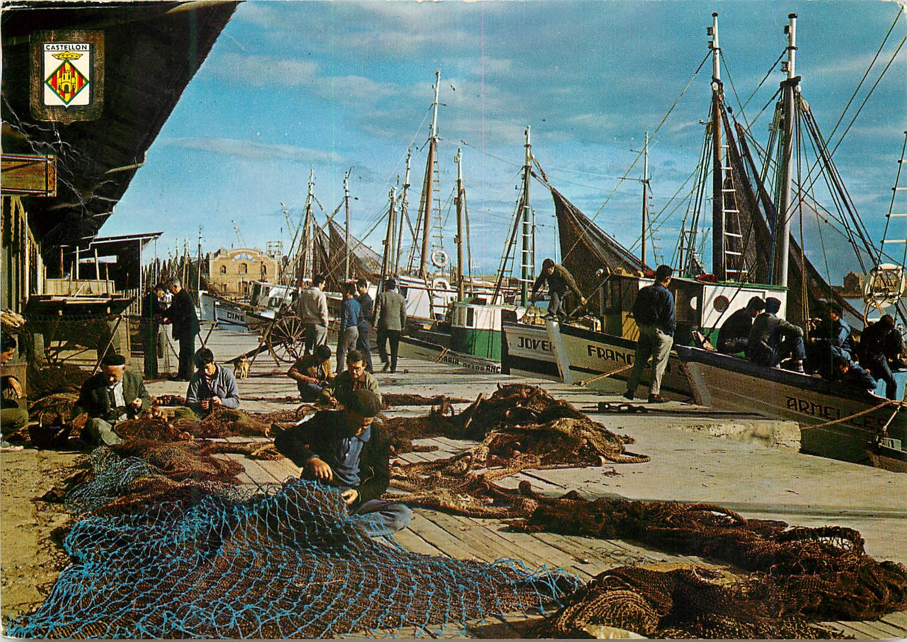 CPM Castellon de la Plana Vue partielle du port Bateaux