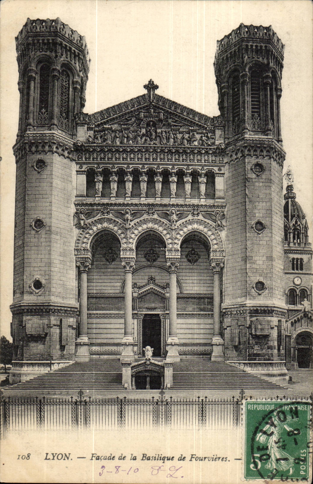 Lyon CPA Facade de la basilique de Fourviere