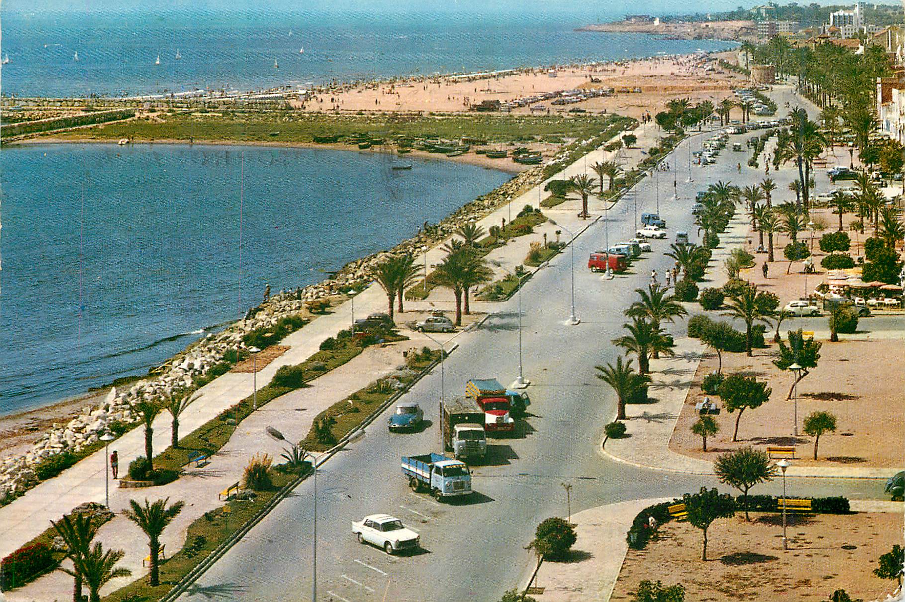 CPM Villanueva y Geltru Panoramique de la plage 