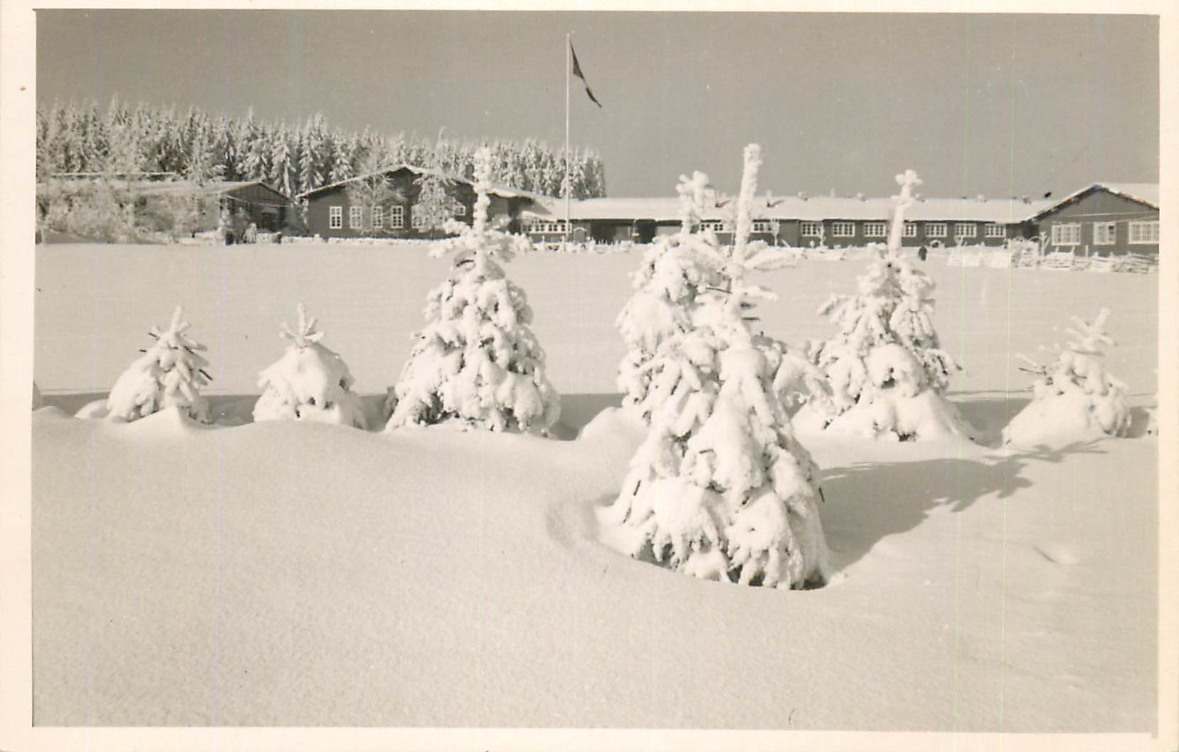 CARTE PHOTO Maison sous la neige
