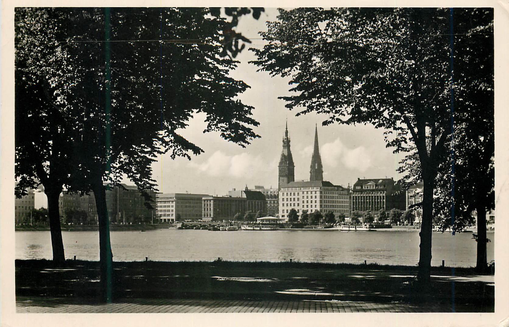 CPM Hamburg Blick von der Lombardsbrucke auf Binnenalster Jungernstleg und St Nicolaikirche 