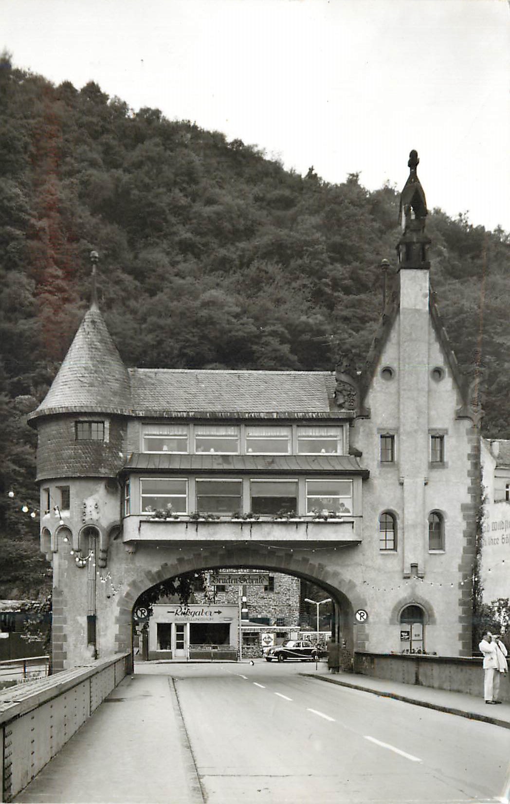 Portail de la Brückenschenke — Traben-Trarbach — éditeur Hörting