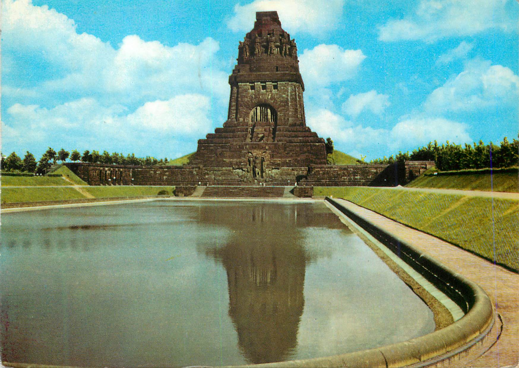 CPM Monument en memoire de la grande battaile des natluns 