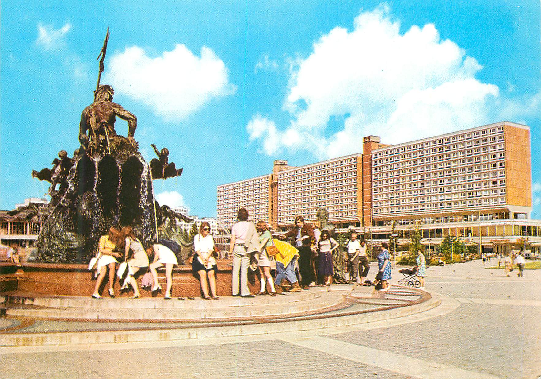CPM Berlin Hauptstadt der DDR Neptunbrunnen 