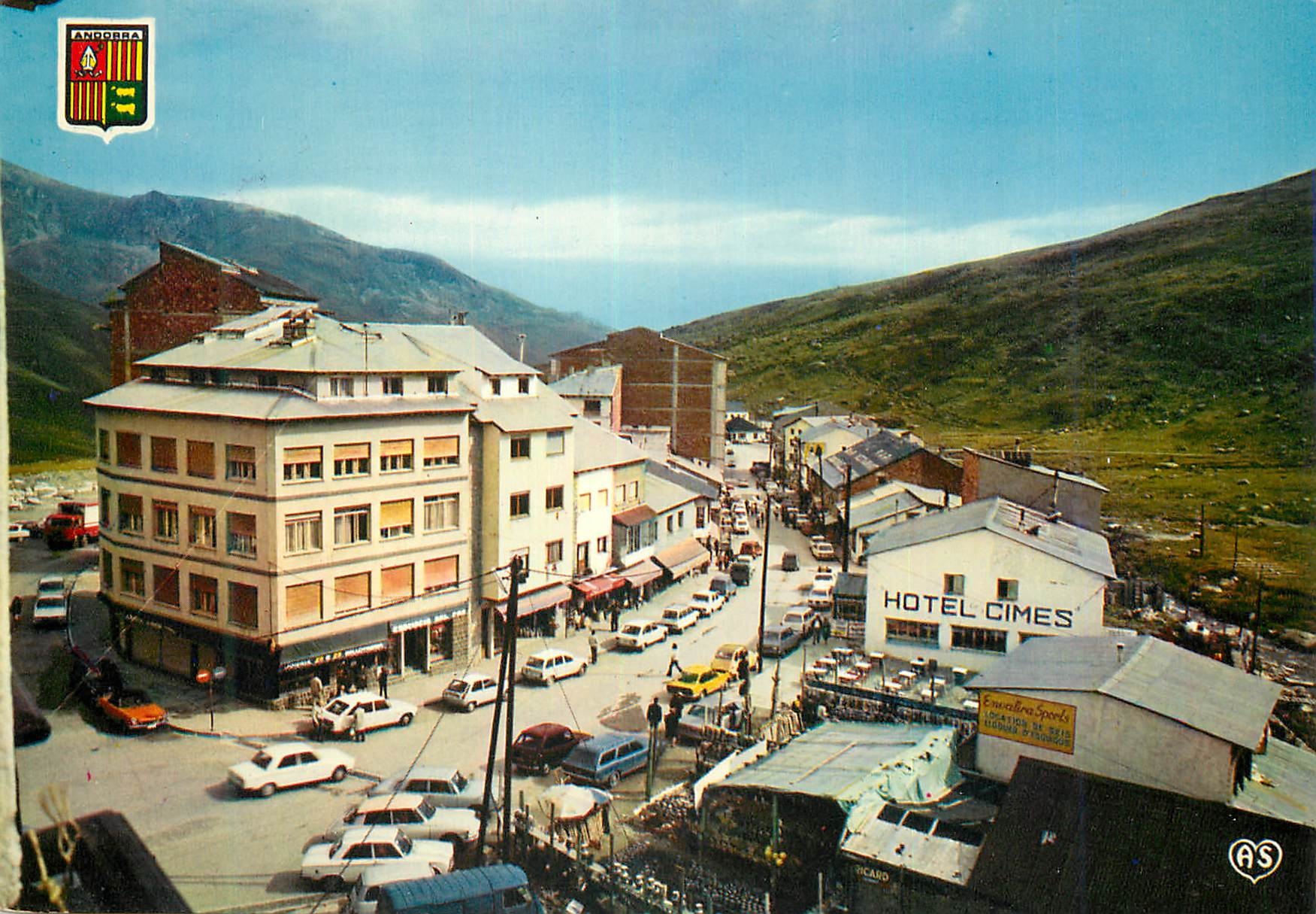 CPM Valls d Andorra Vue partielle du Pas de la Casa Hotel Cimes