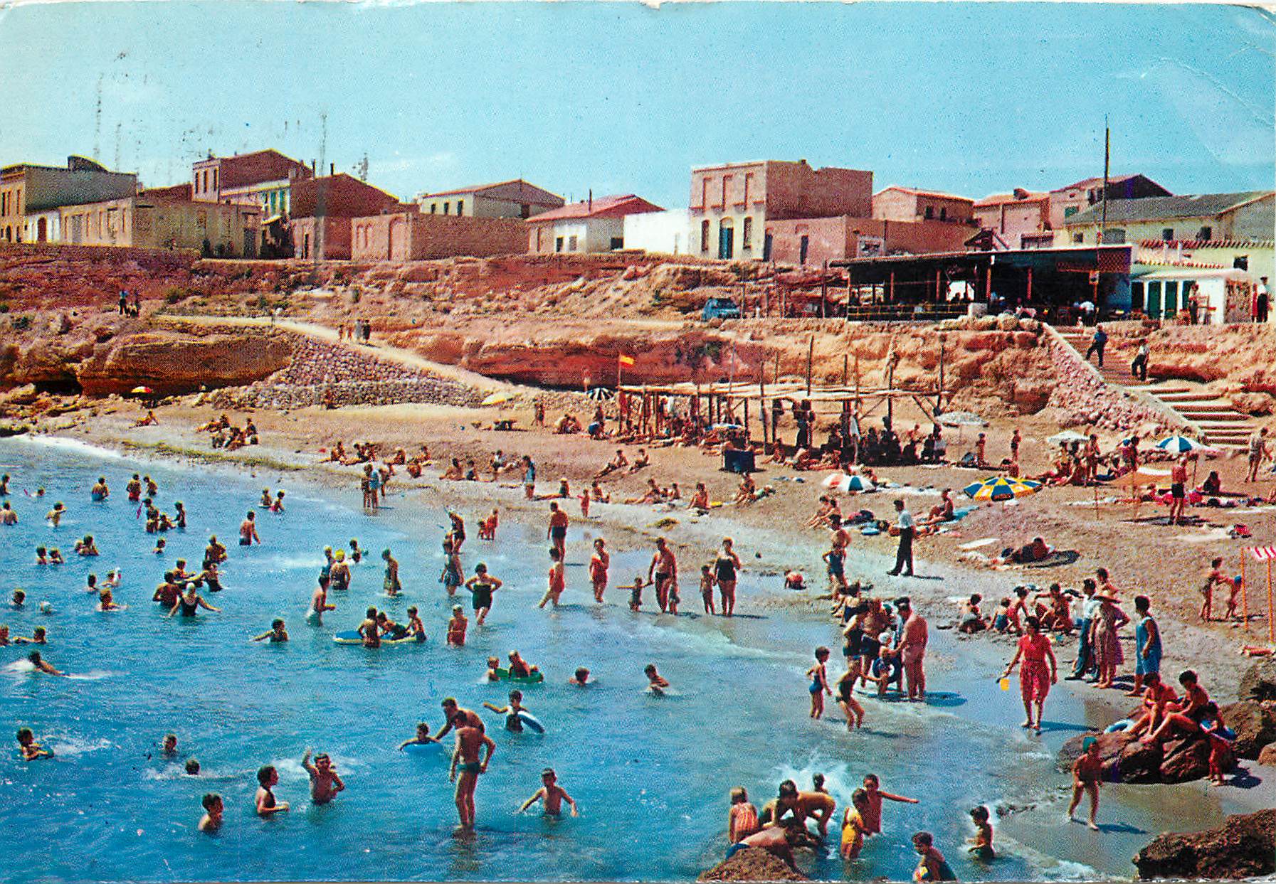 CPM Ametlla de Mar Parasoles y banistas Playa Algue 