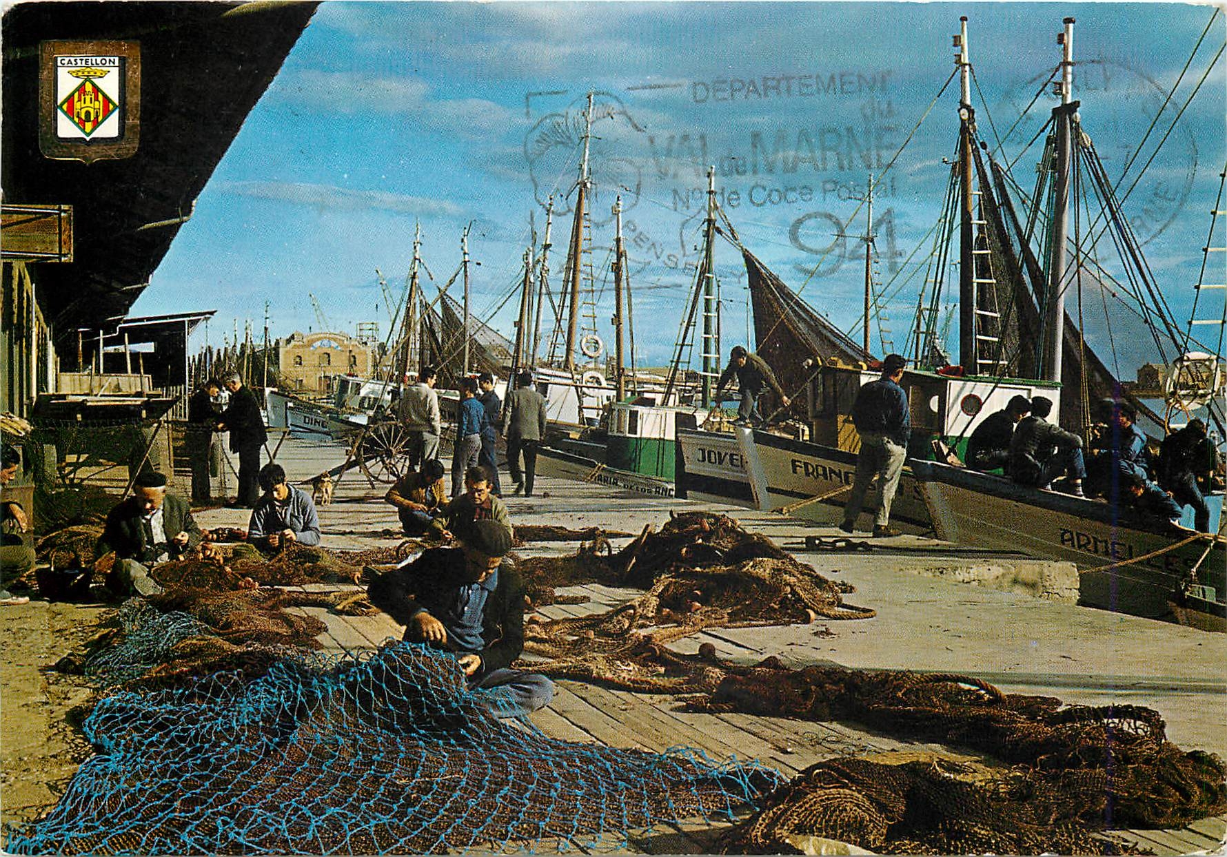 CPM Castellon de la Plana Vue partielle du port Bateaux