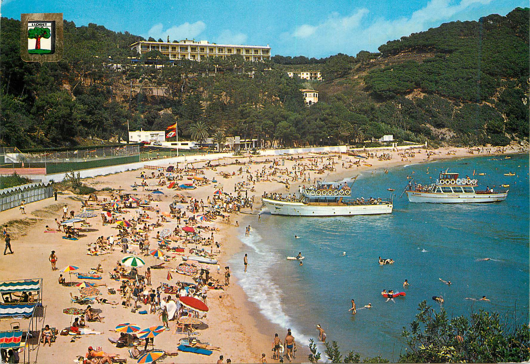 CPM Santa Cristina Gerona Plage et Hotel Santa Maria Timbre Hockey sur gazon