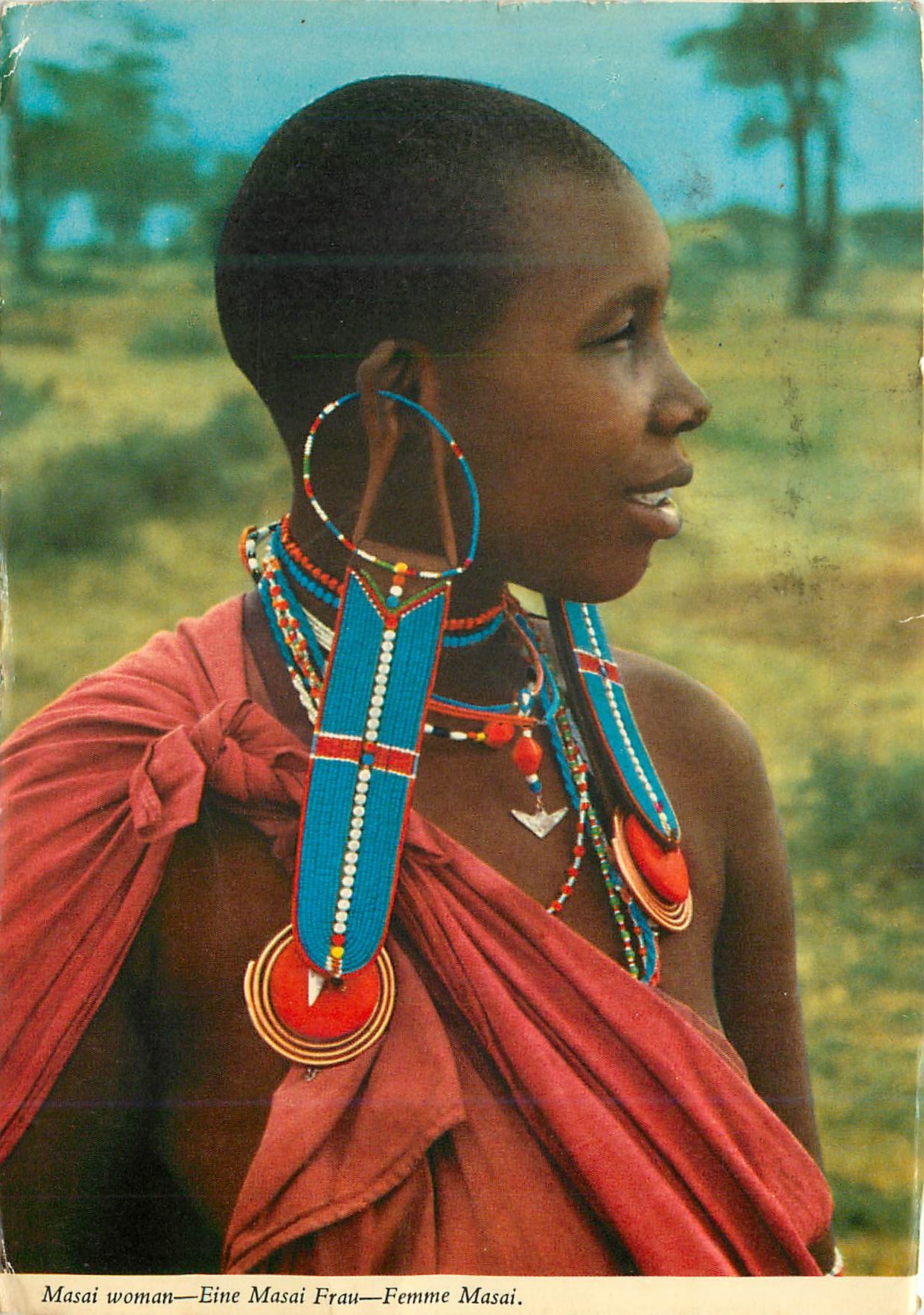 CPM une femme masai une tribu nomade de bergers