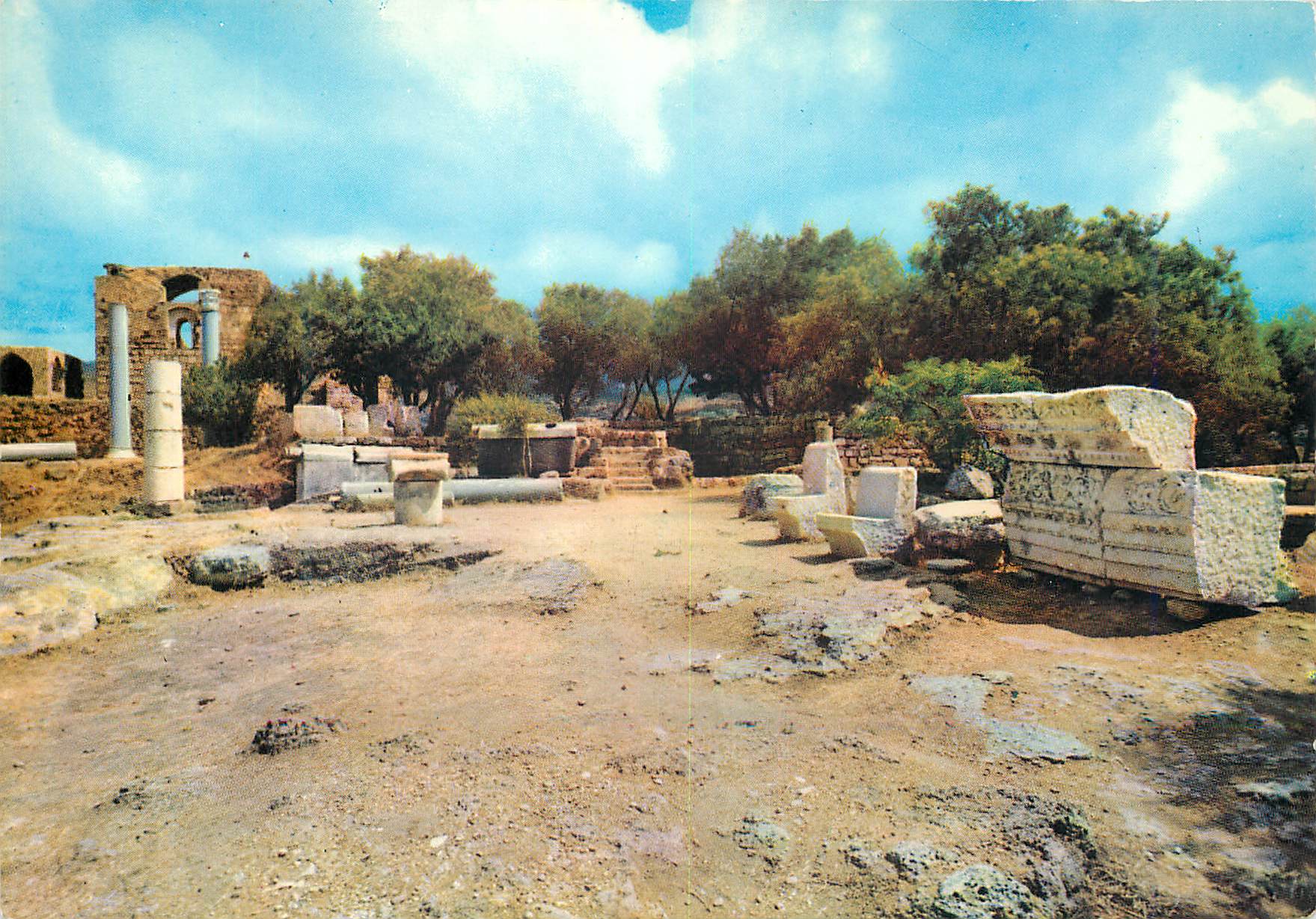 CPM Lebanon Byblos (Jbail) tombes pheniciennes et colonnes