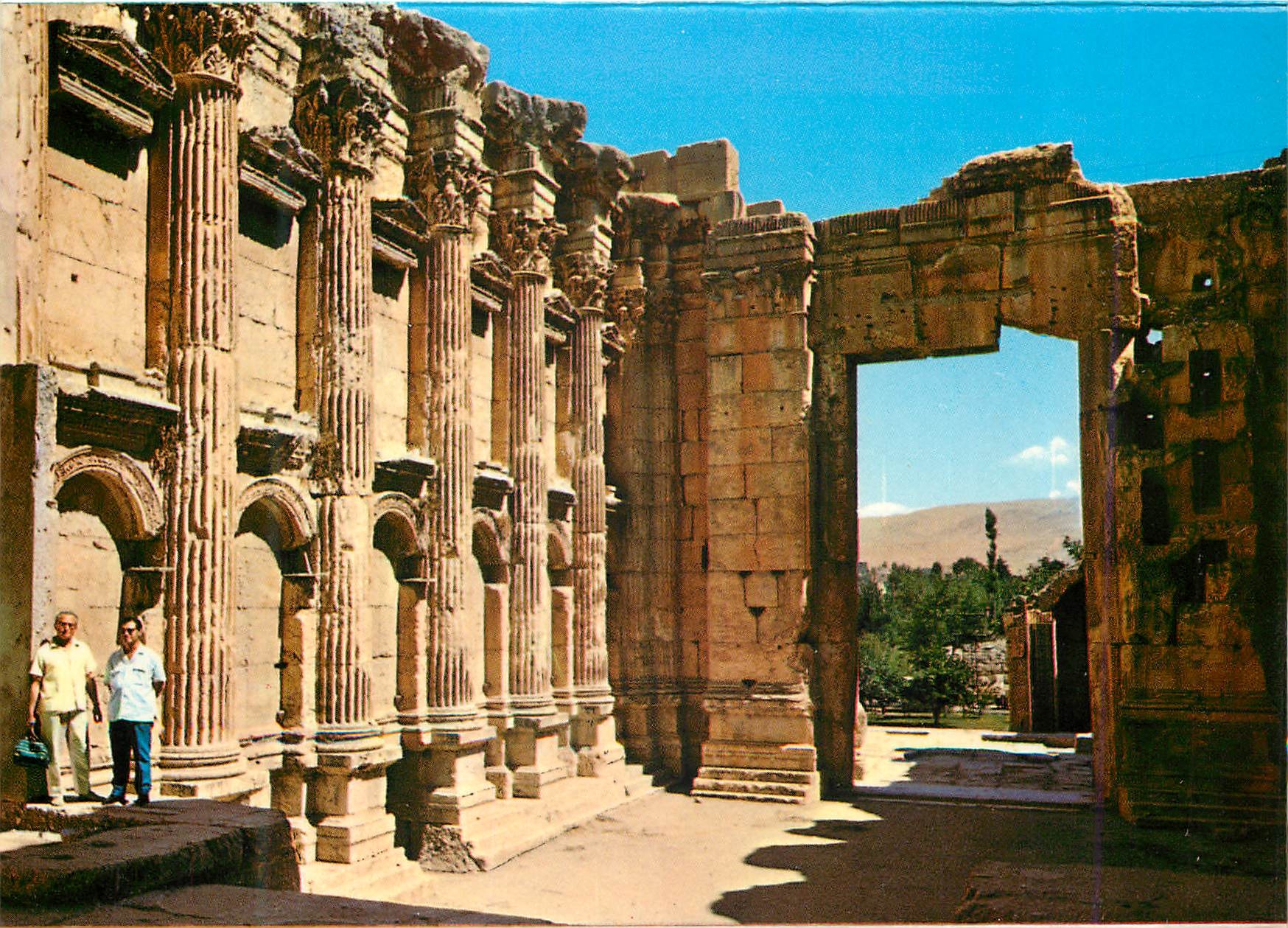 CPM Lebanon Baalbeck interieur du temple de baachus