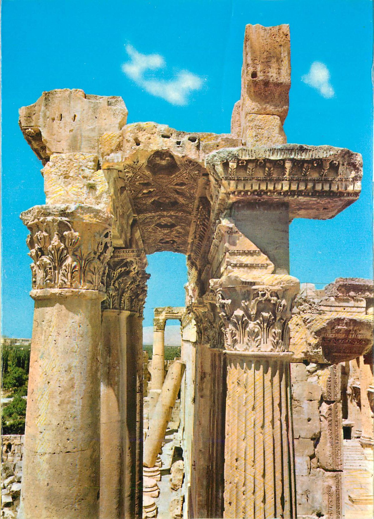 CPM Lebanon Baalbeck detail des colonnes du temple baachus