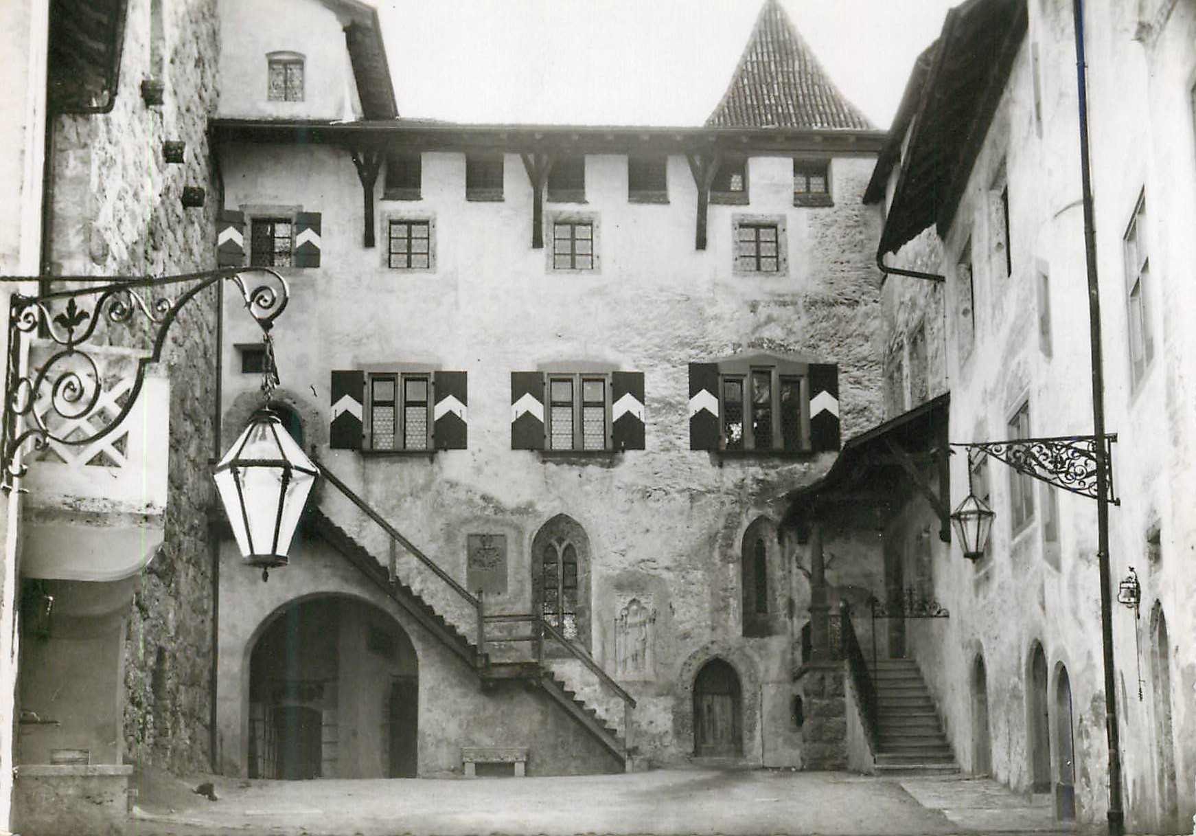 CPM Furstentum liechtenstein hofeingang im schloss vaduz