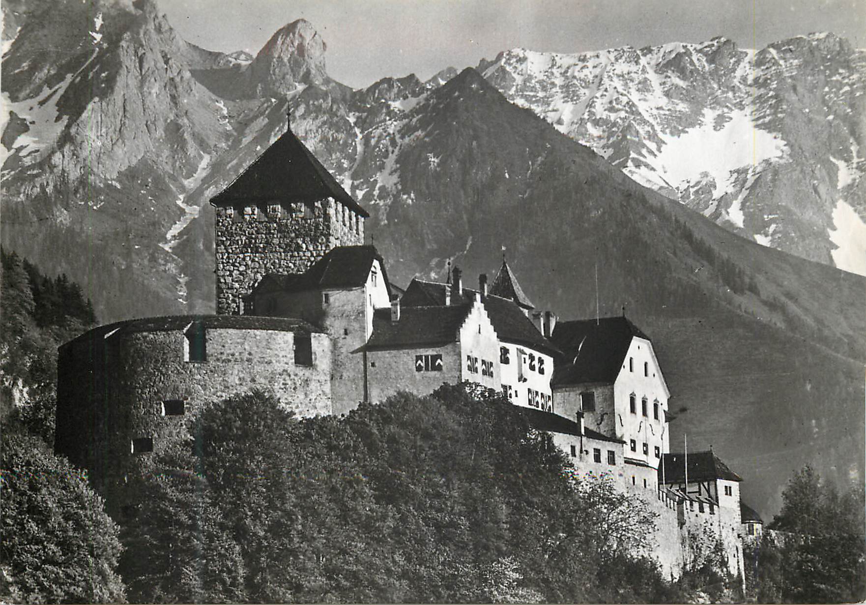 CPM Furstentum liechtenstein schlob vaduz (560 m u M)mit falknis (2566m)