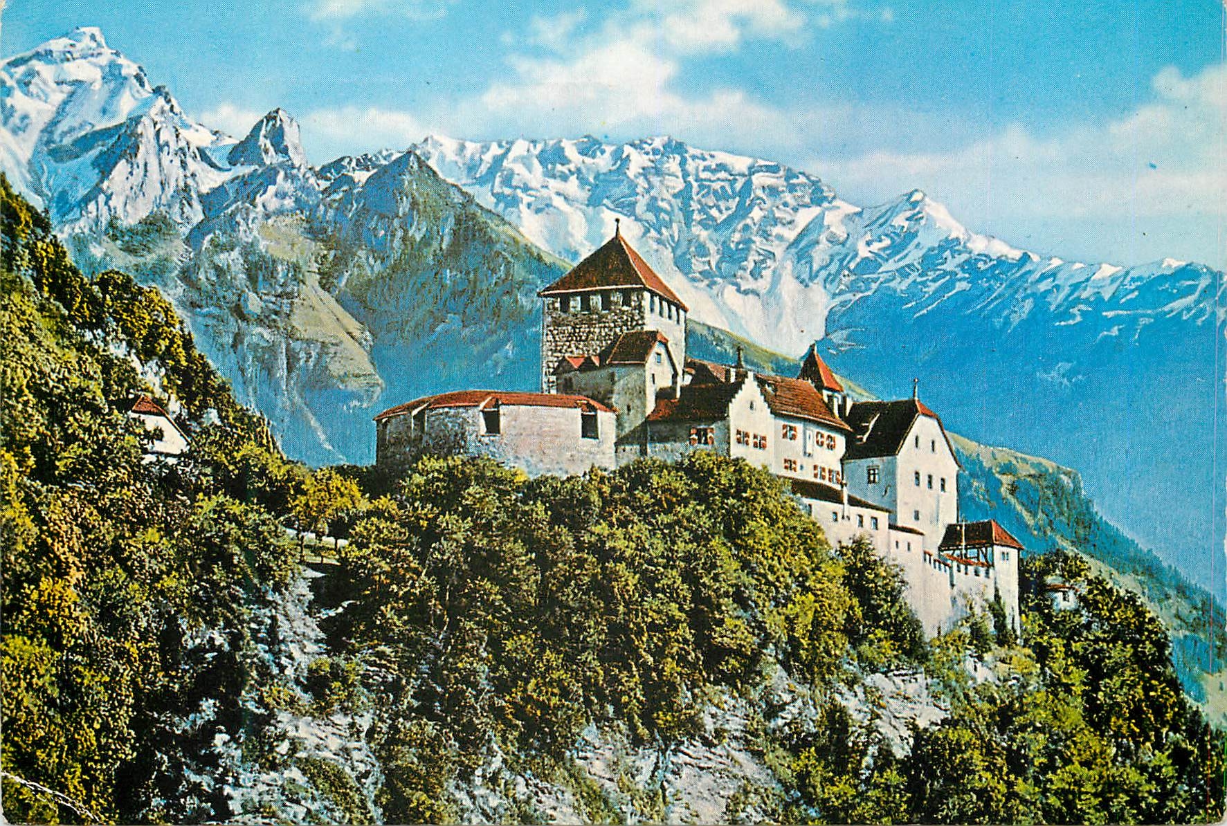 CPM Vaduz furstentum liechtenstein chateau de vaduz avec falknis (2560 m)
