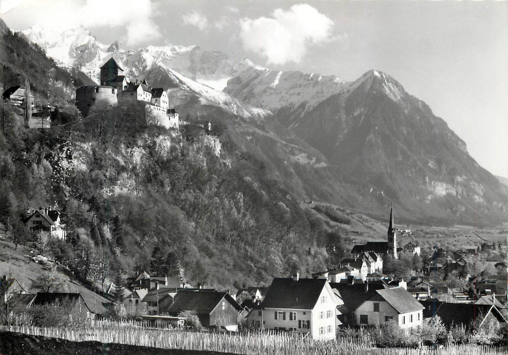 CPM schloss Vaduz furstentum liechtenstein mit rappenstein und falknis