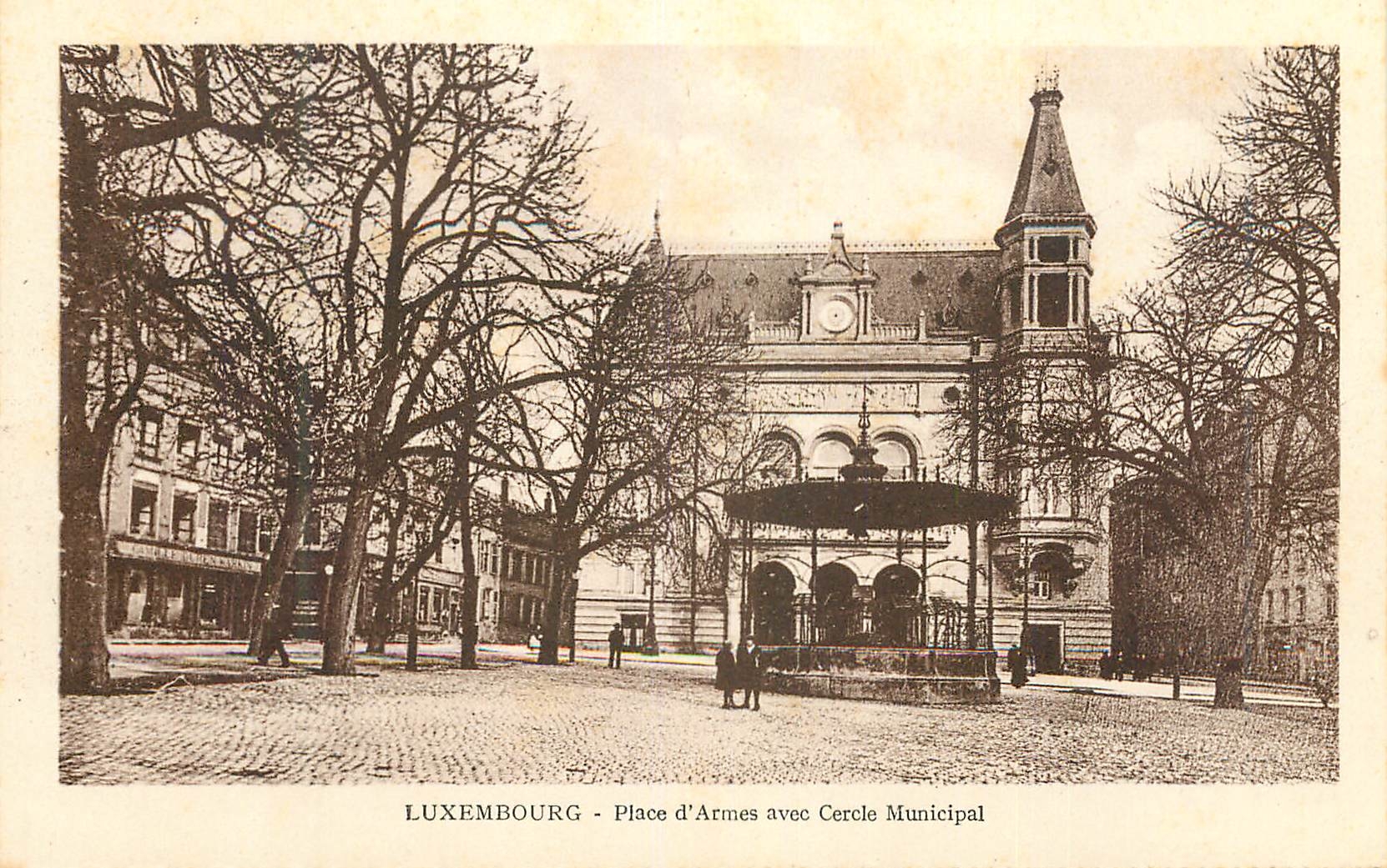 CPA Luxembourg place d'armes avec cercle municipal