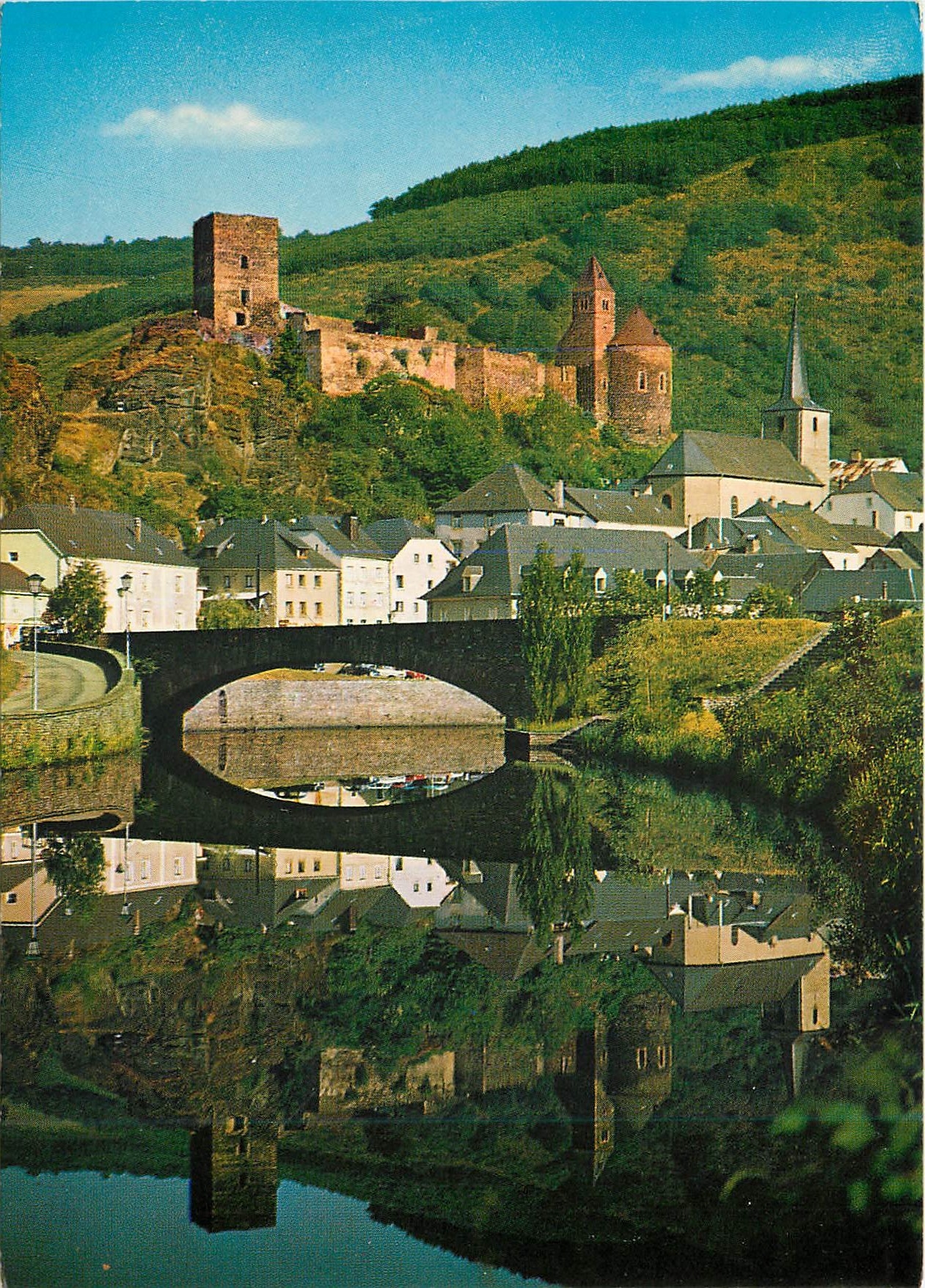 CPM Esch-Sur-Sure Composition pittoresque au bord de la Sure