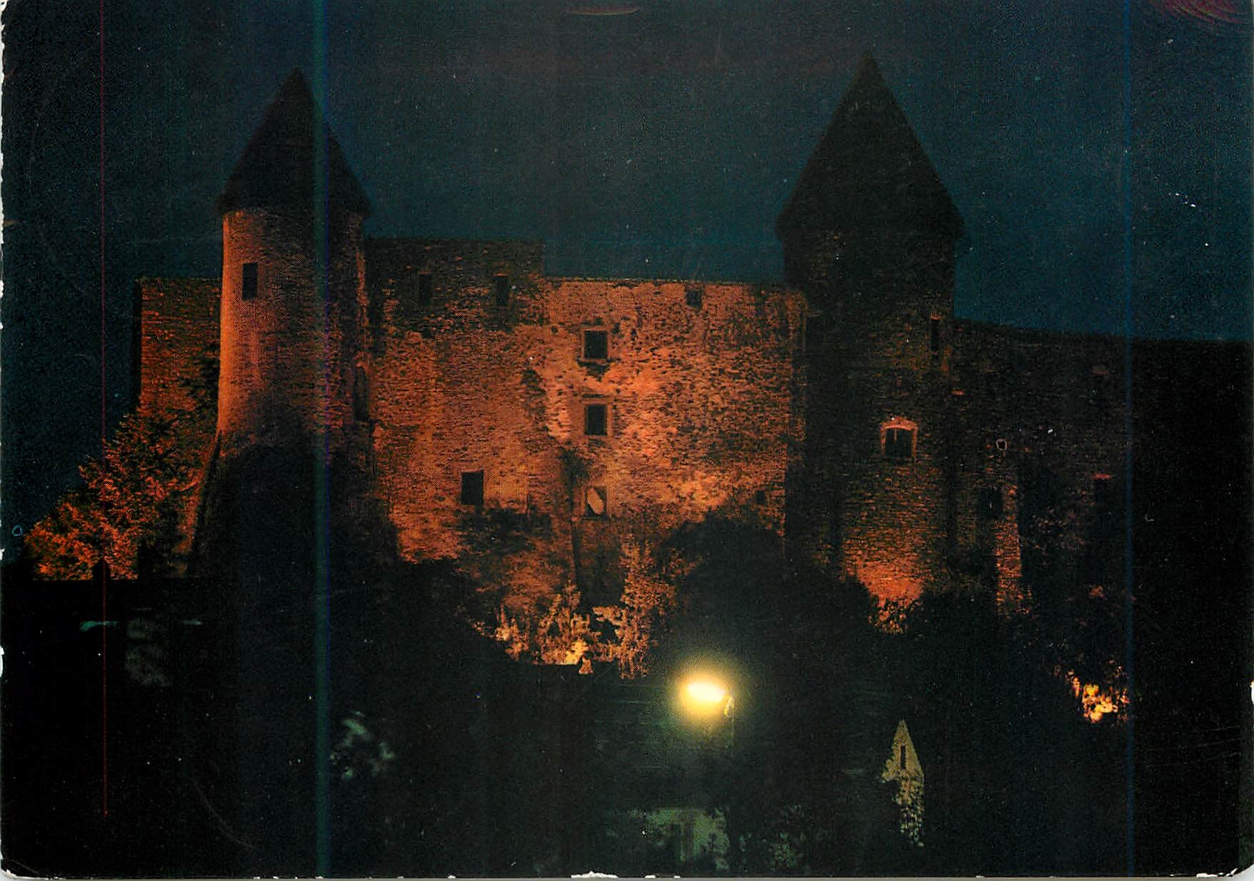 CPM Luxembourg Clervaux la Nuit Le Chateau illumine