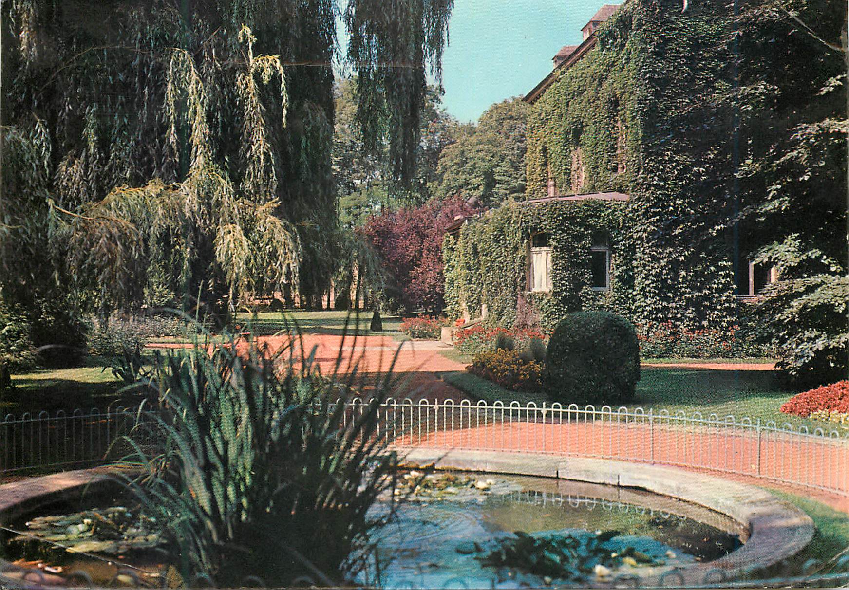 CPM Luxembourg Esch S Alzette Le cadre reposant du Parc Laval