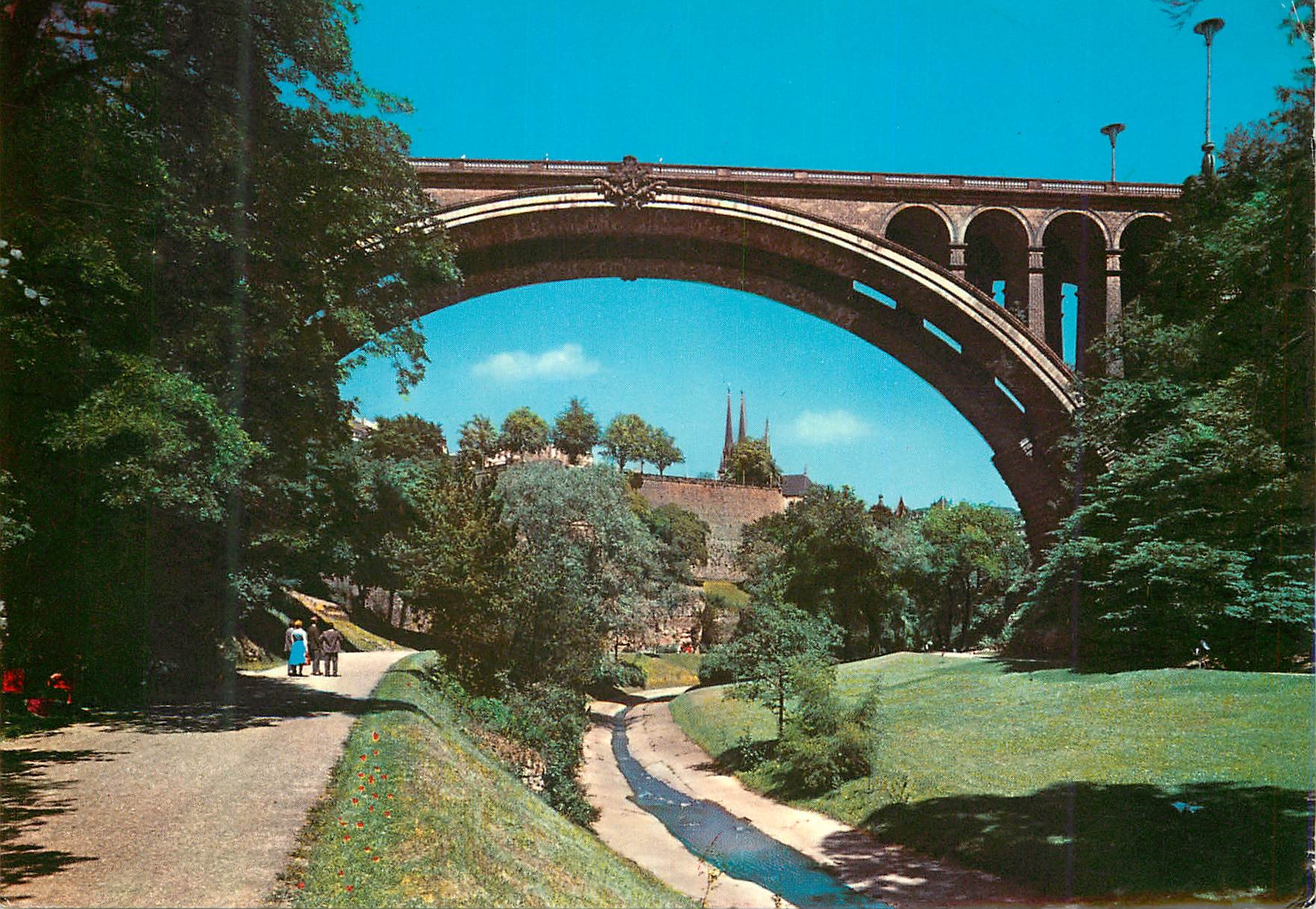 CPM Luxembourg La Vallee de la Petrusse et la Pont Adolphe