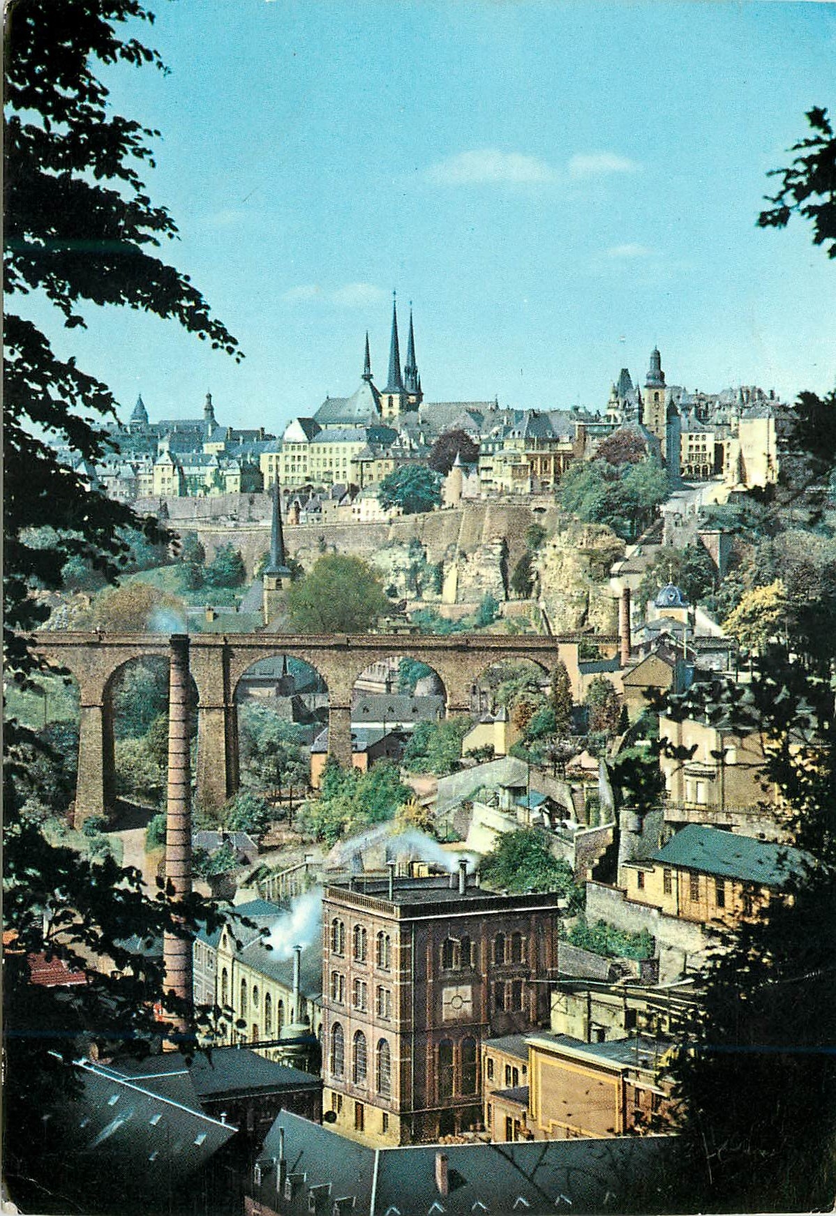 CPM Luxembourg Vue pittoresque de la Ville haute