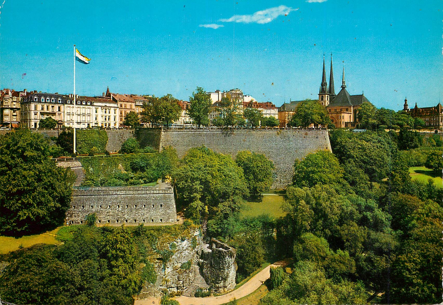 CPM Luxembourg Cathedrale et Bastion Beck
