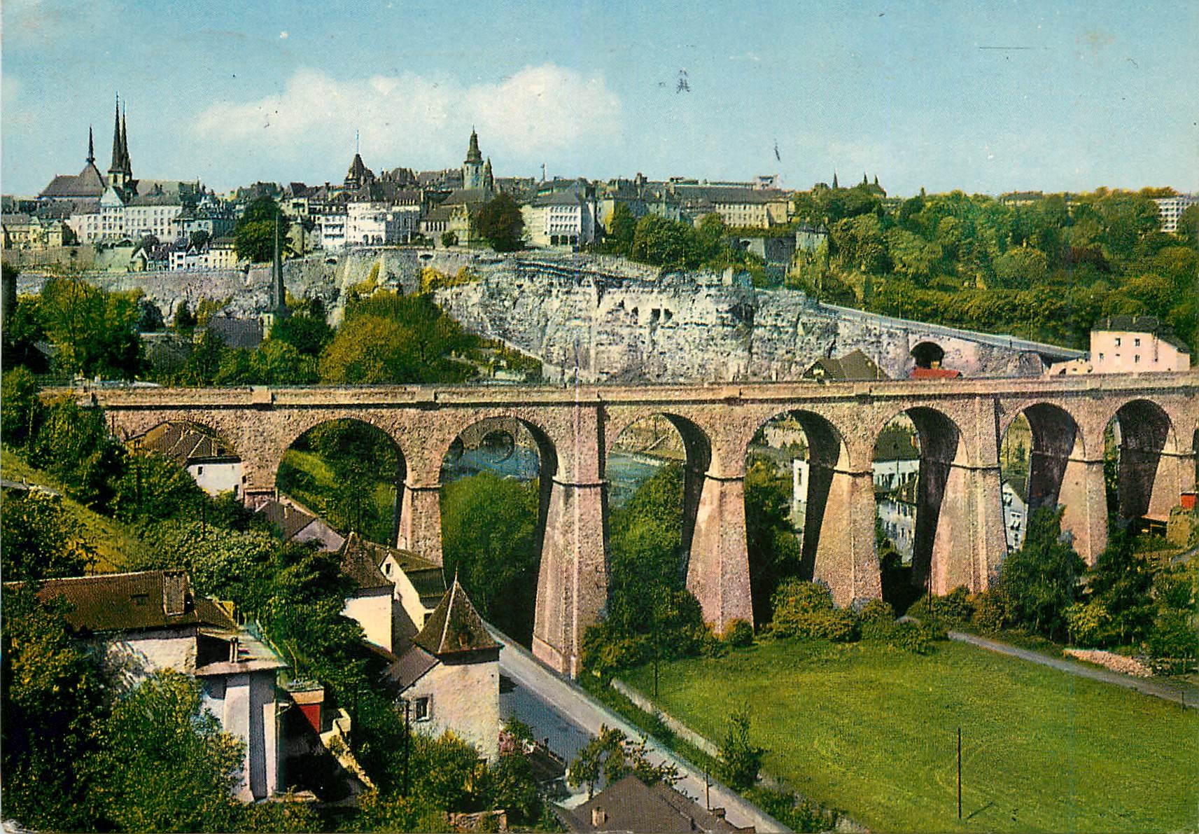 CPM Luxembourg Panorama de la Ville haute