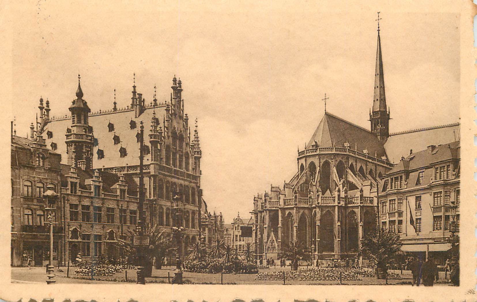 CPA Louvain Place Foch et Eglise St Pierre