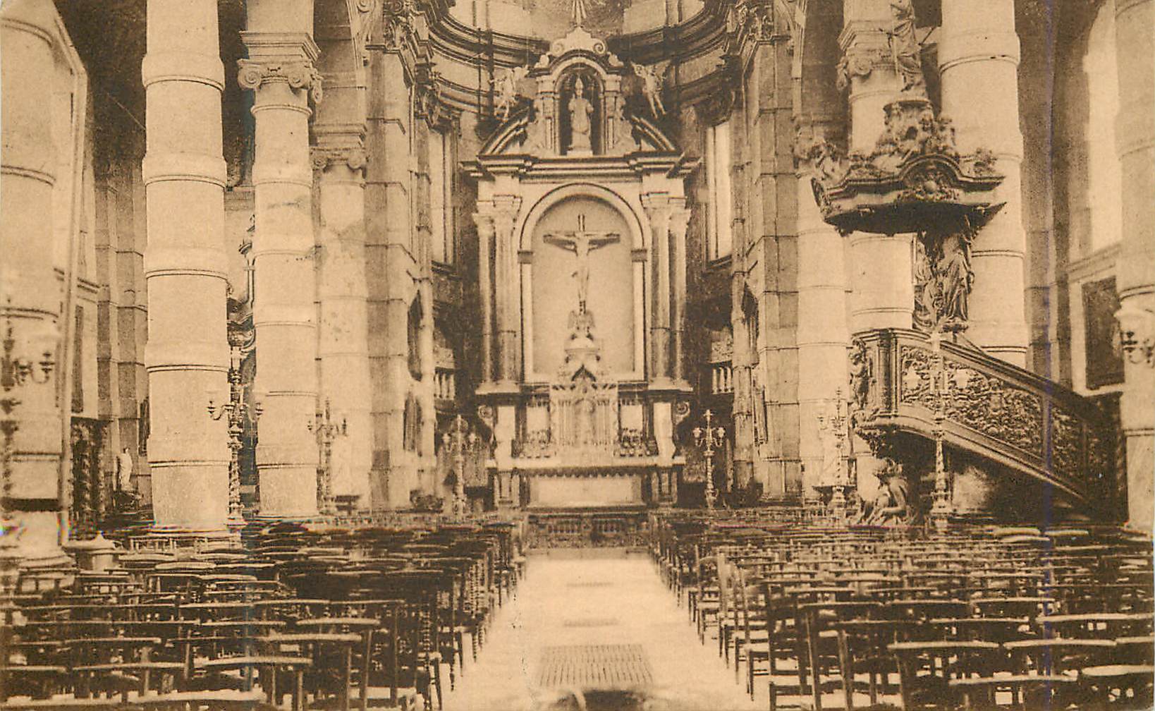 CPA Namur Eglise St Loup Interieur