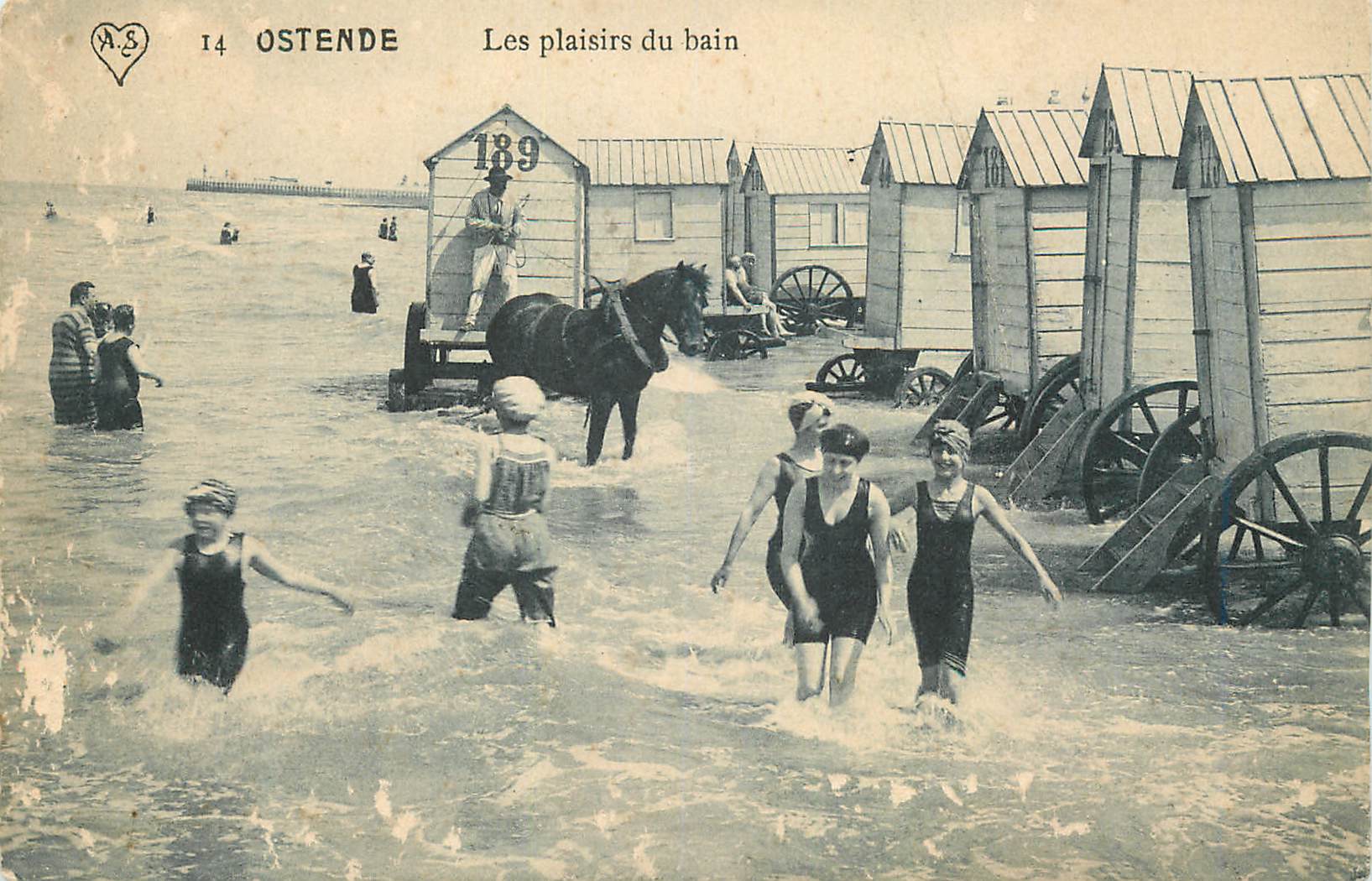 CPA Namur Ostende Les Plaisirs du bain