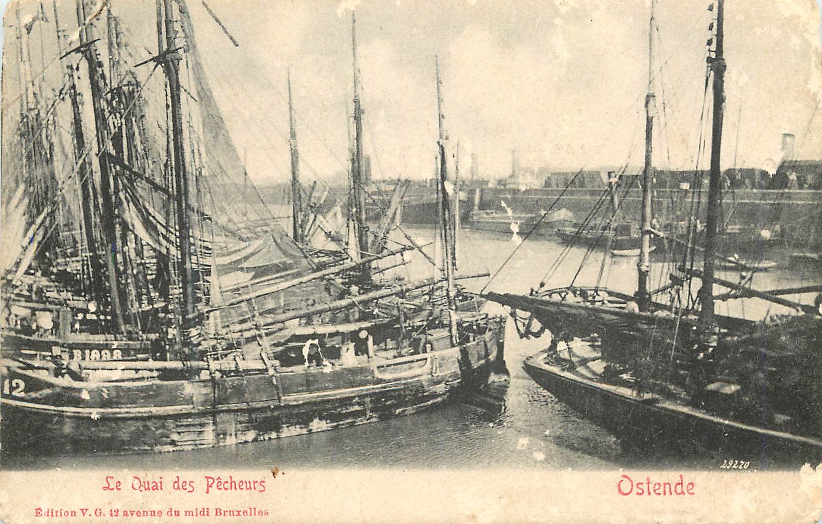 CPA Namur Ostende Le Quai des Pecheurs Bateaux