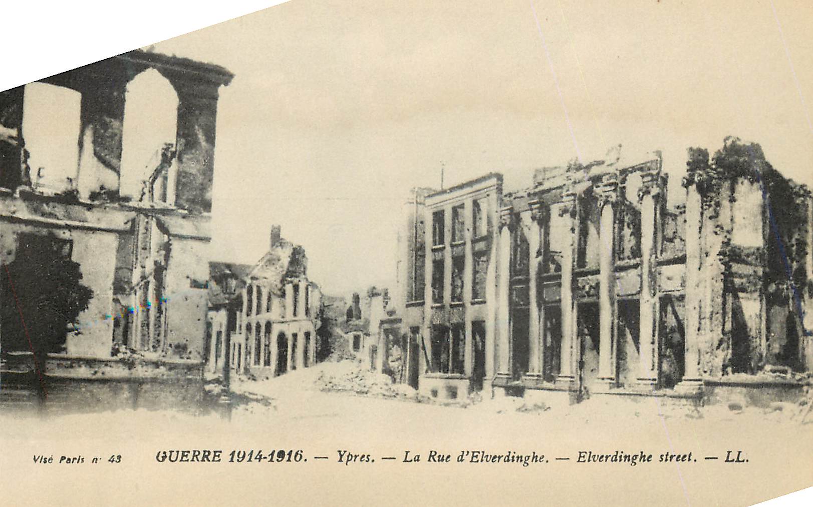 CPA Ypres La Rue d'Elverdinghe Guerre 1914-1916 Automobile  Militaria