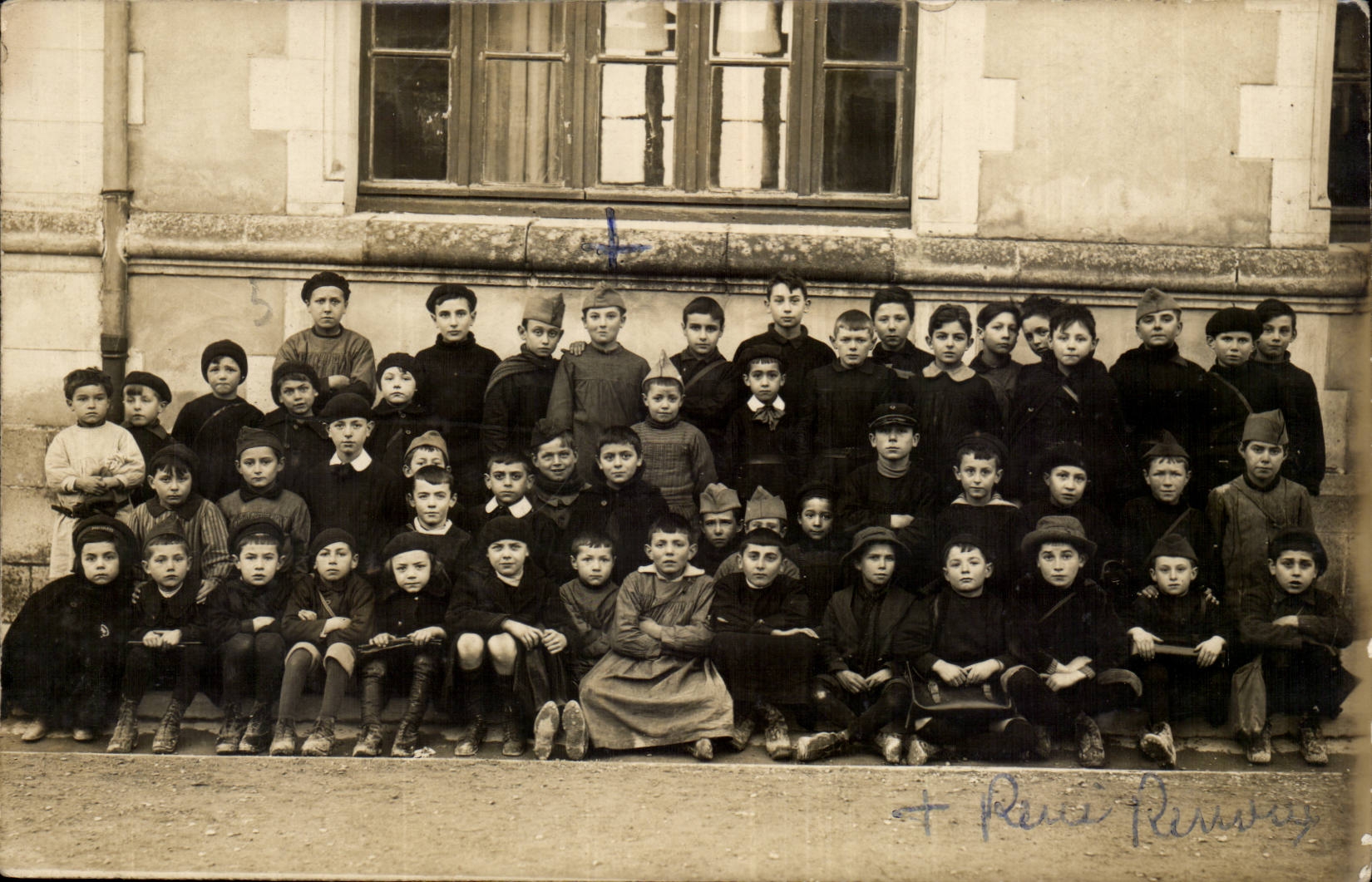 CPA Carte Photo enfants Classe Ecole School