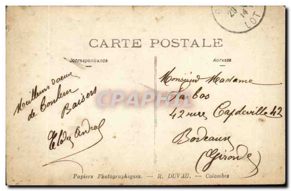 Groupe familial ou de village — devant maison en pierre — éditeur R. Duvau, Colombes — Verso