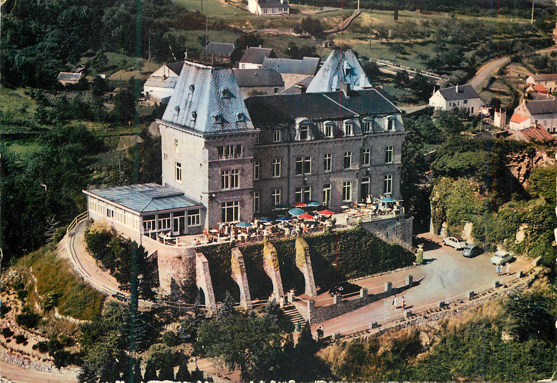 CPM  Agimont vue aerienne du manoir d'agimont