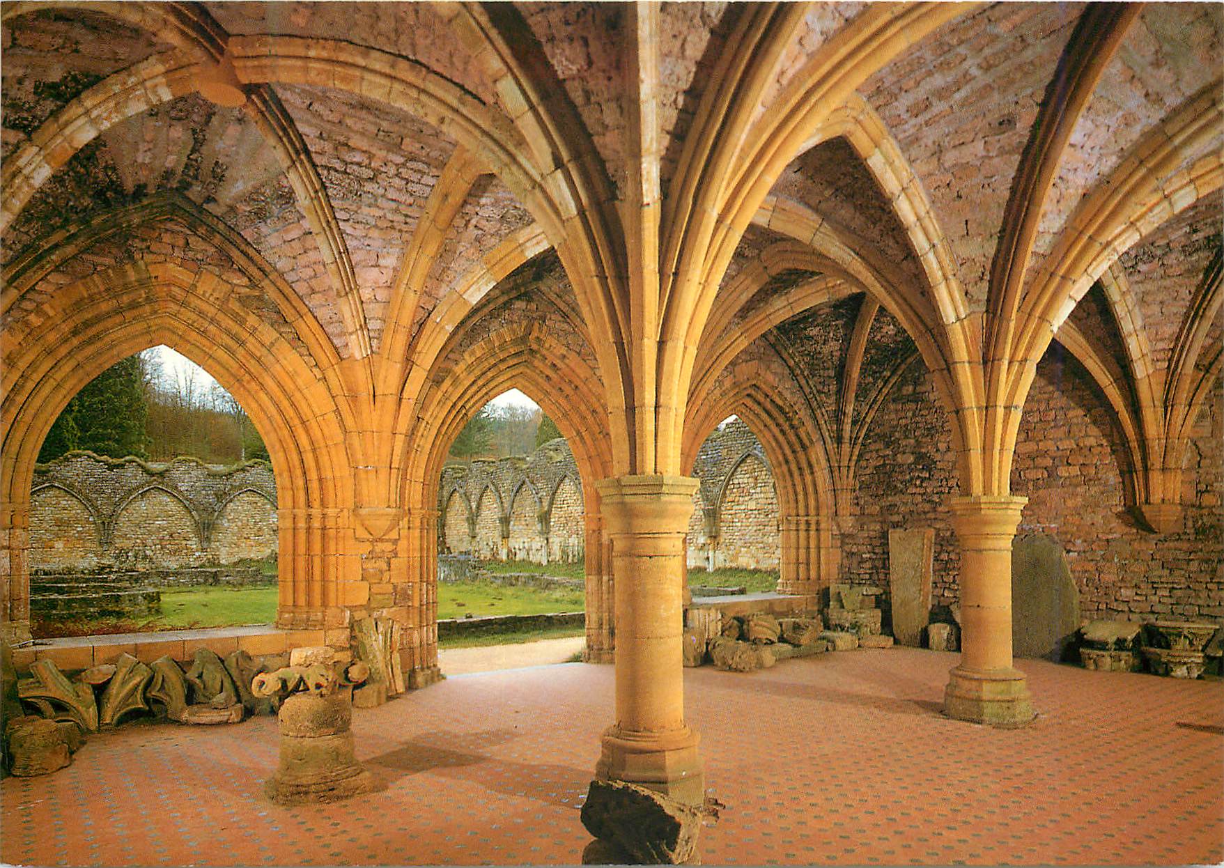 CPM Abbaye notre dame d'orval ancienne salle du chapitre