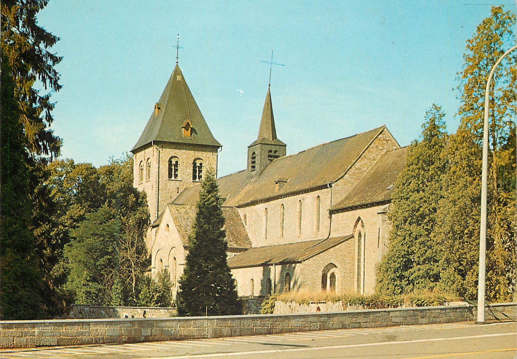 CPM Hastiere sur Meuse eglise romane