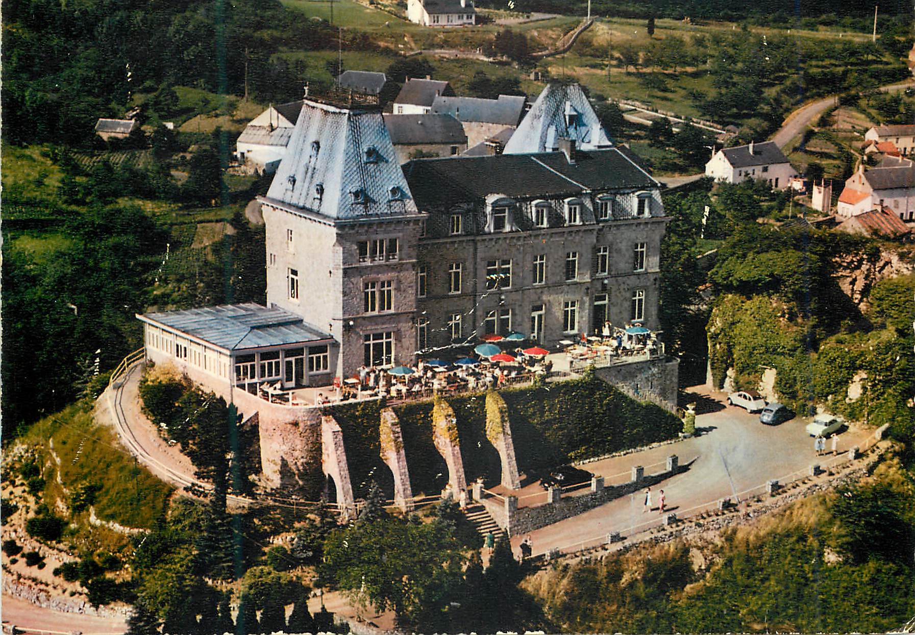 CPM Agimont aerienne  du manoir d'agimont