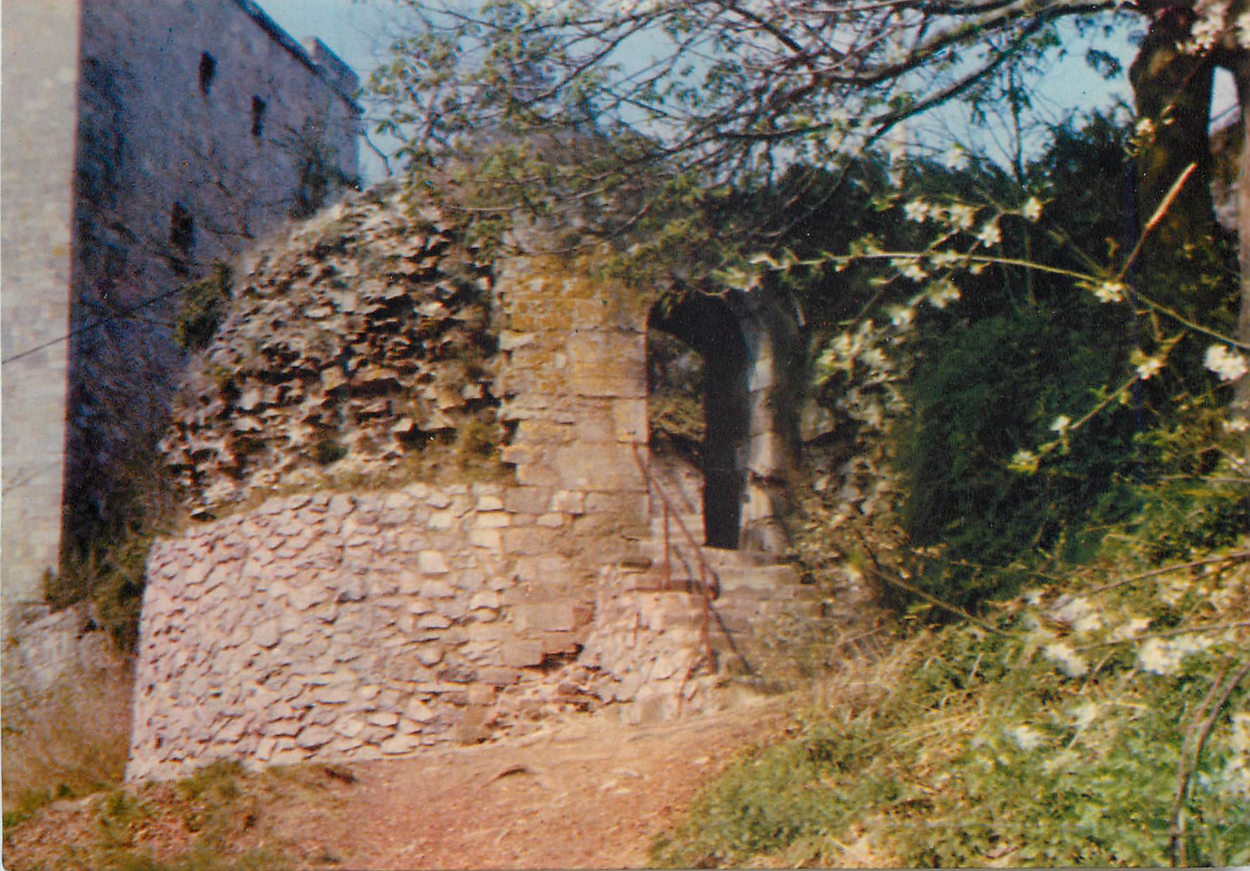 La poterne et la tour Salamande — Beaumont — Lib. Lebrun, n°12